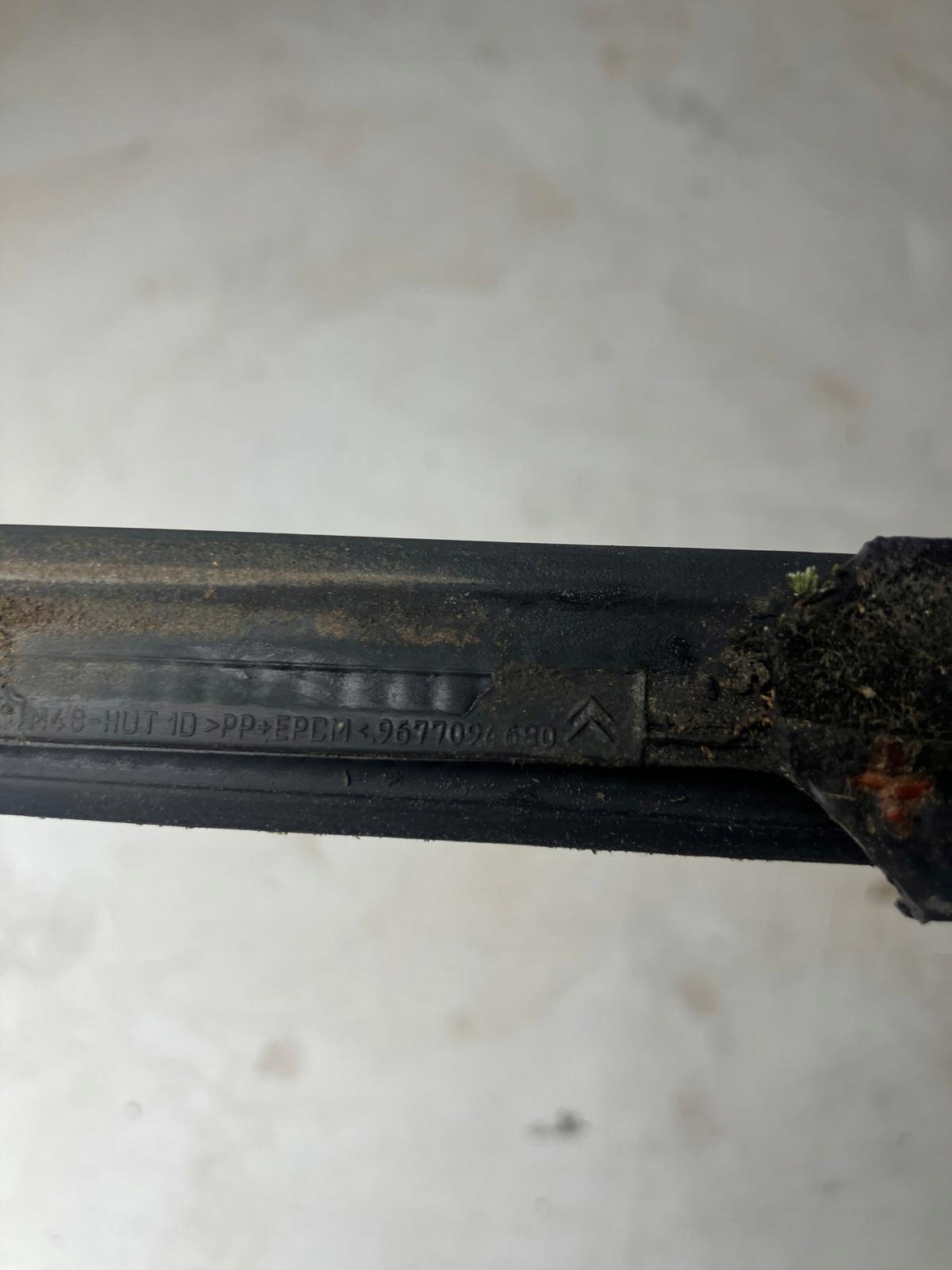 moulding cap door right front CITROEN C4 PICASSO II 9677074380