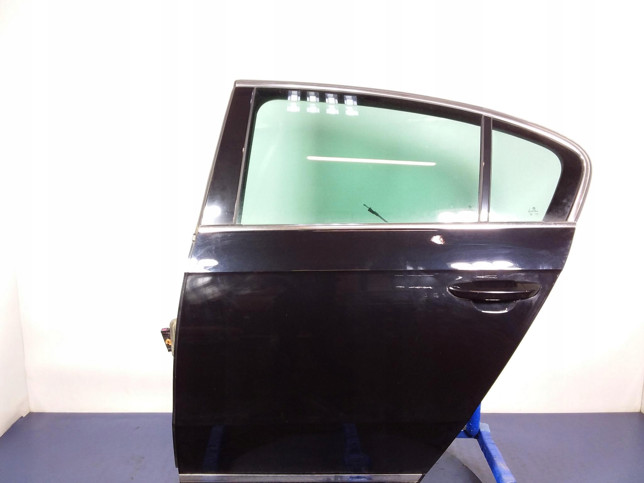 VW PASSAT B7 SEDAN DRZWI TYŁ LEWE LC9X