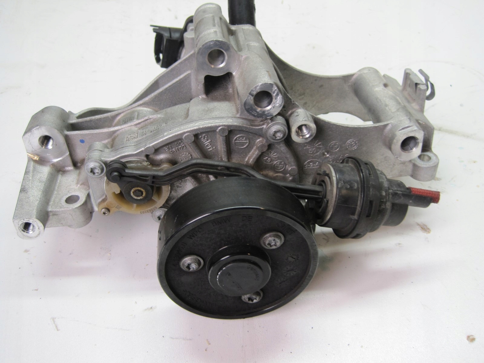 water pump BMW X3 G01 2,0D 8591718
