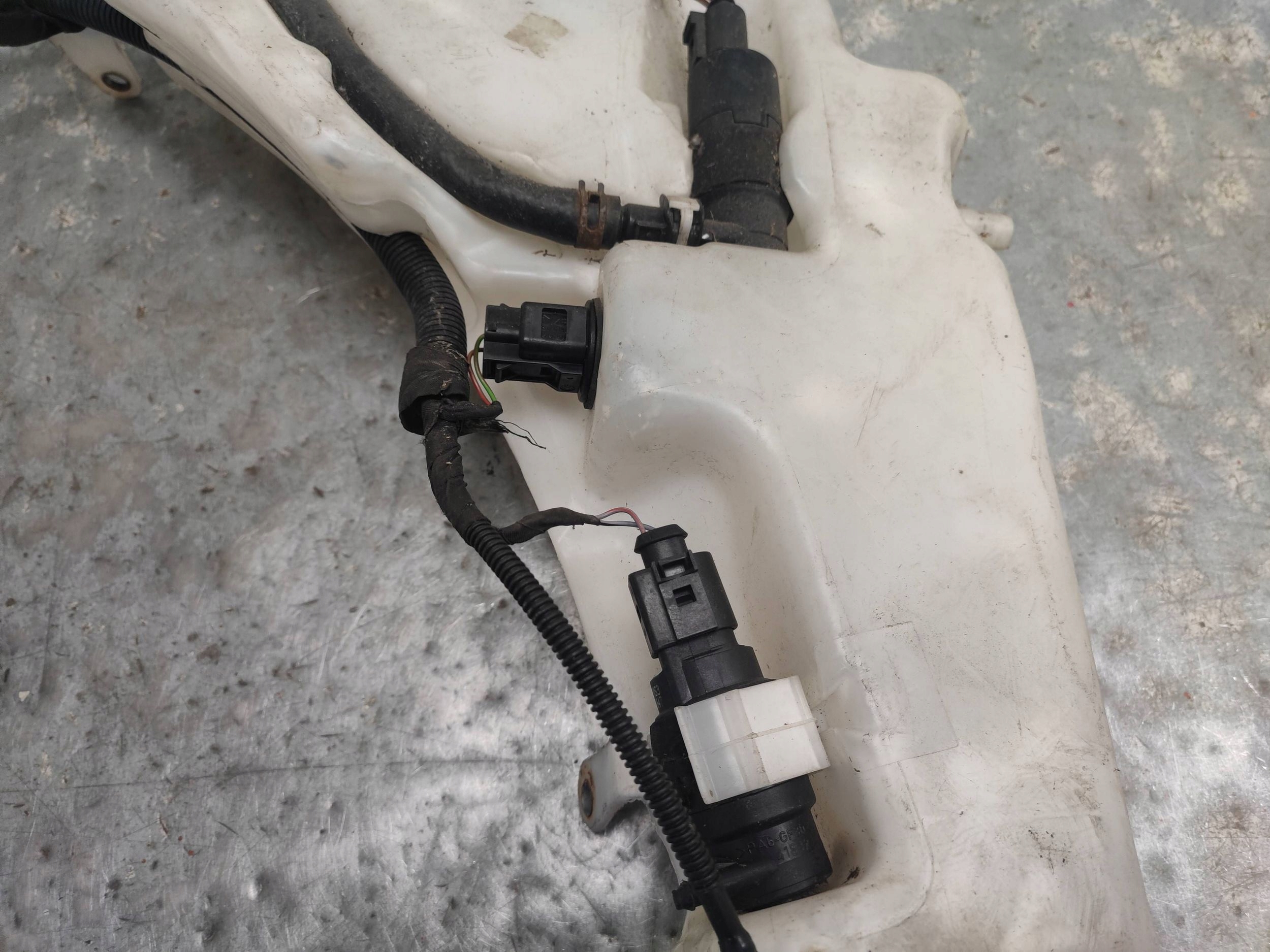 washer fluid tank AUDI A4 B8 sedan A5 8T0955453C