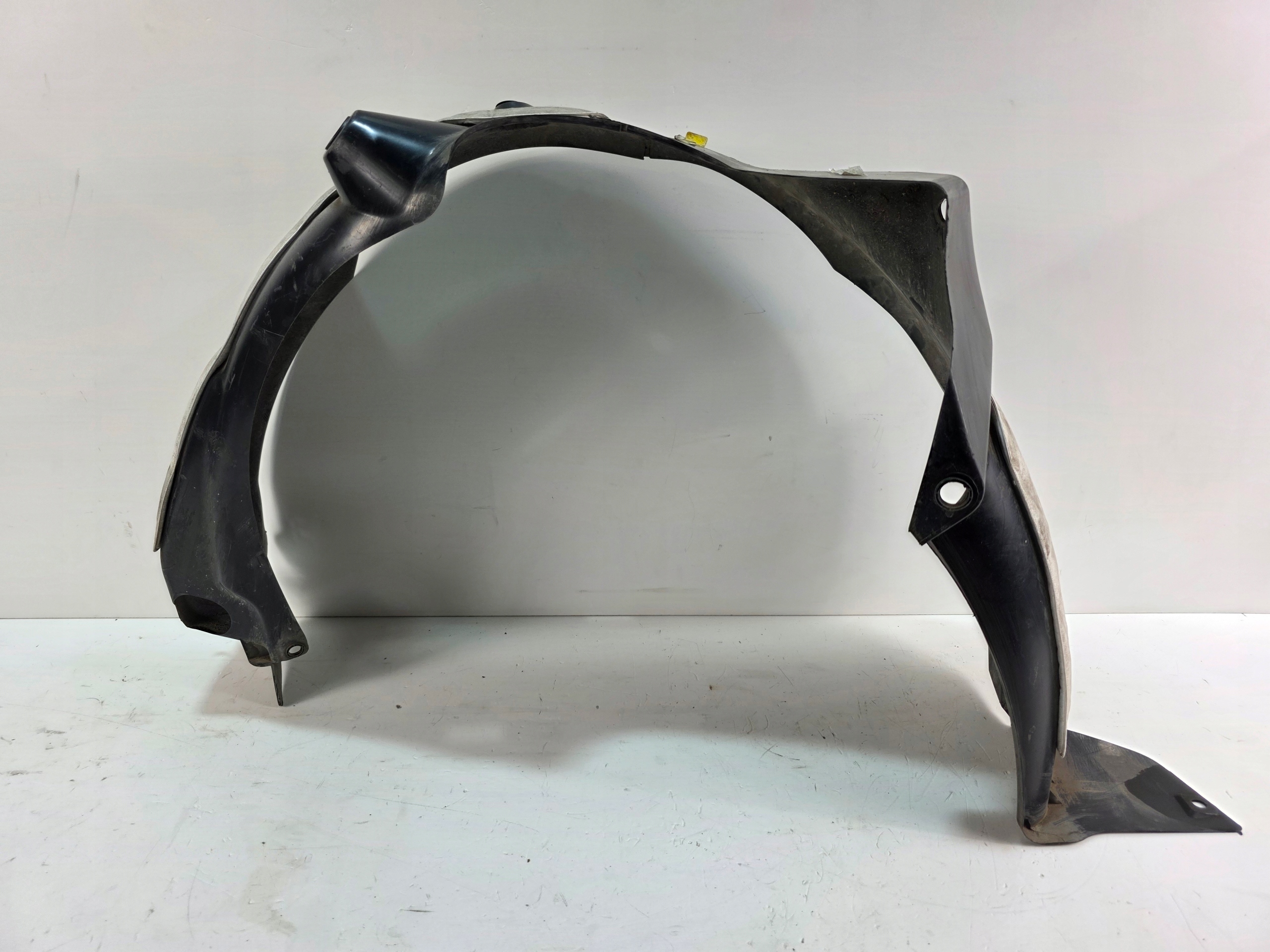 mudguard right rear. HYUNDAI BAYON 86828-Q0400