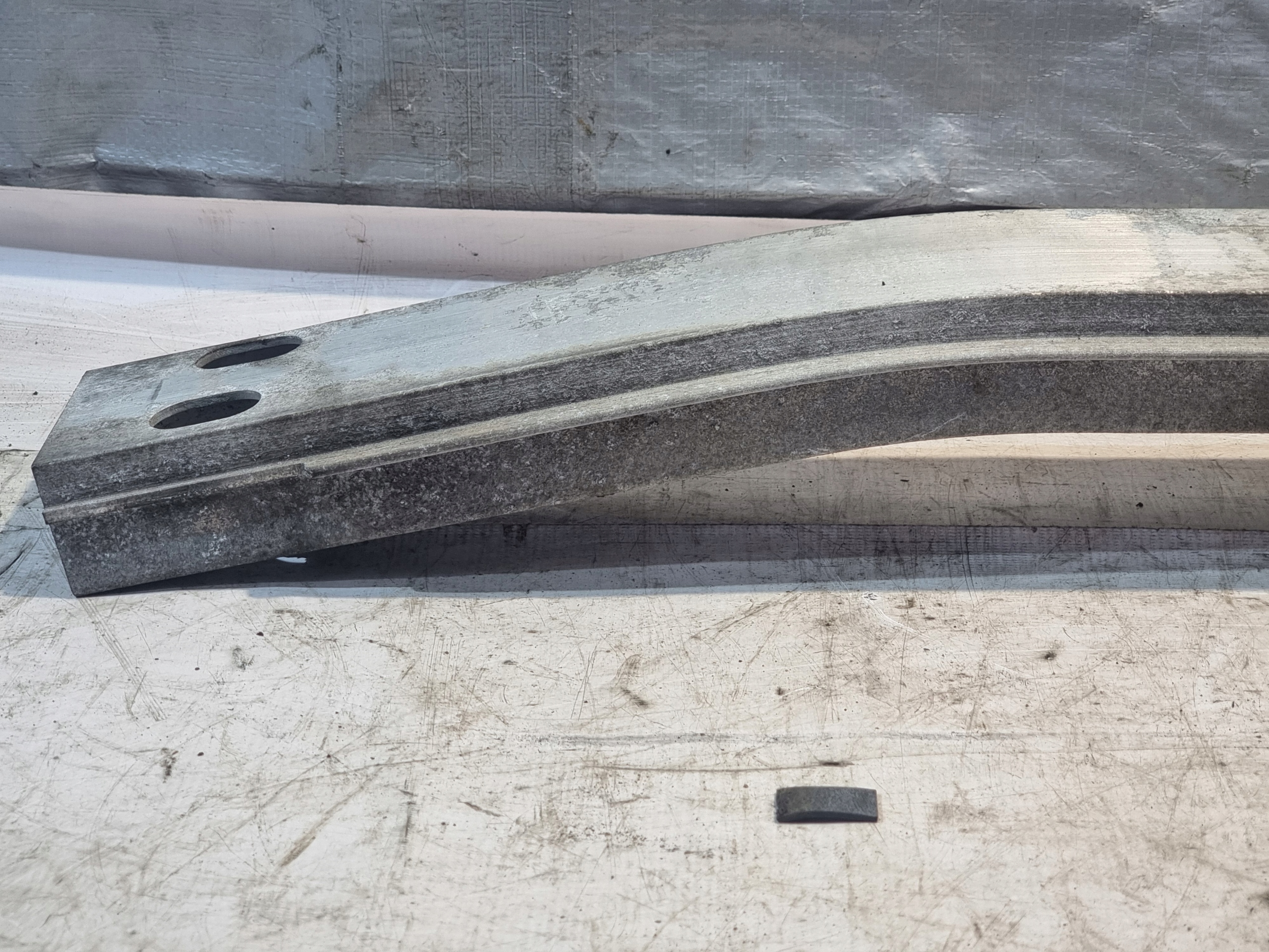 bumper support front TOYOTA PRIUS II 08r