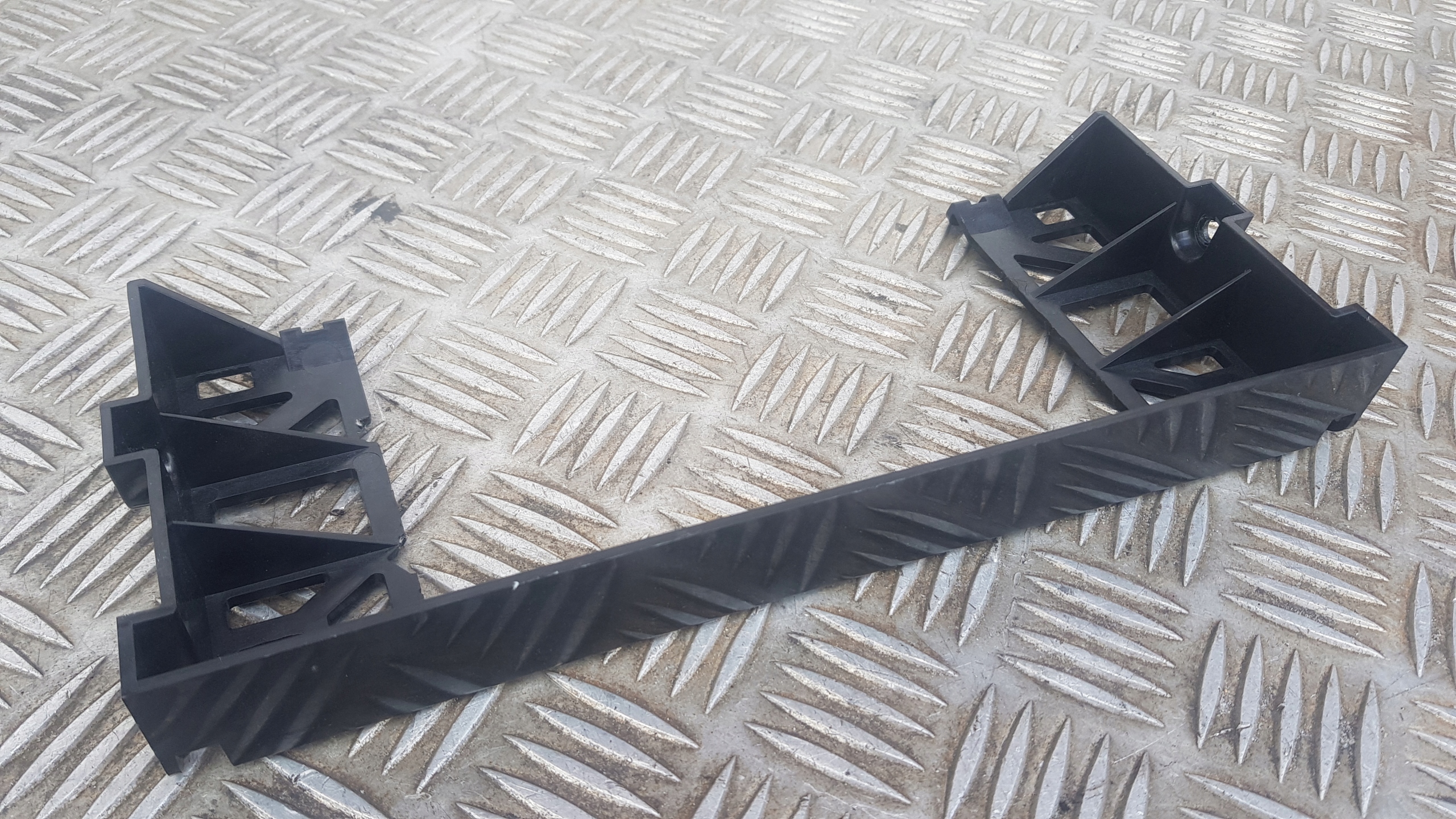 BMW E39 frame cover spoiler B-9307