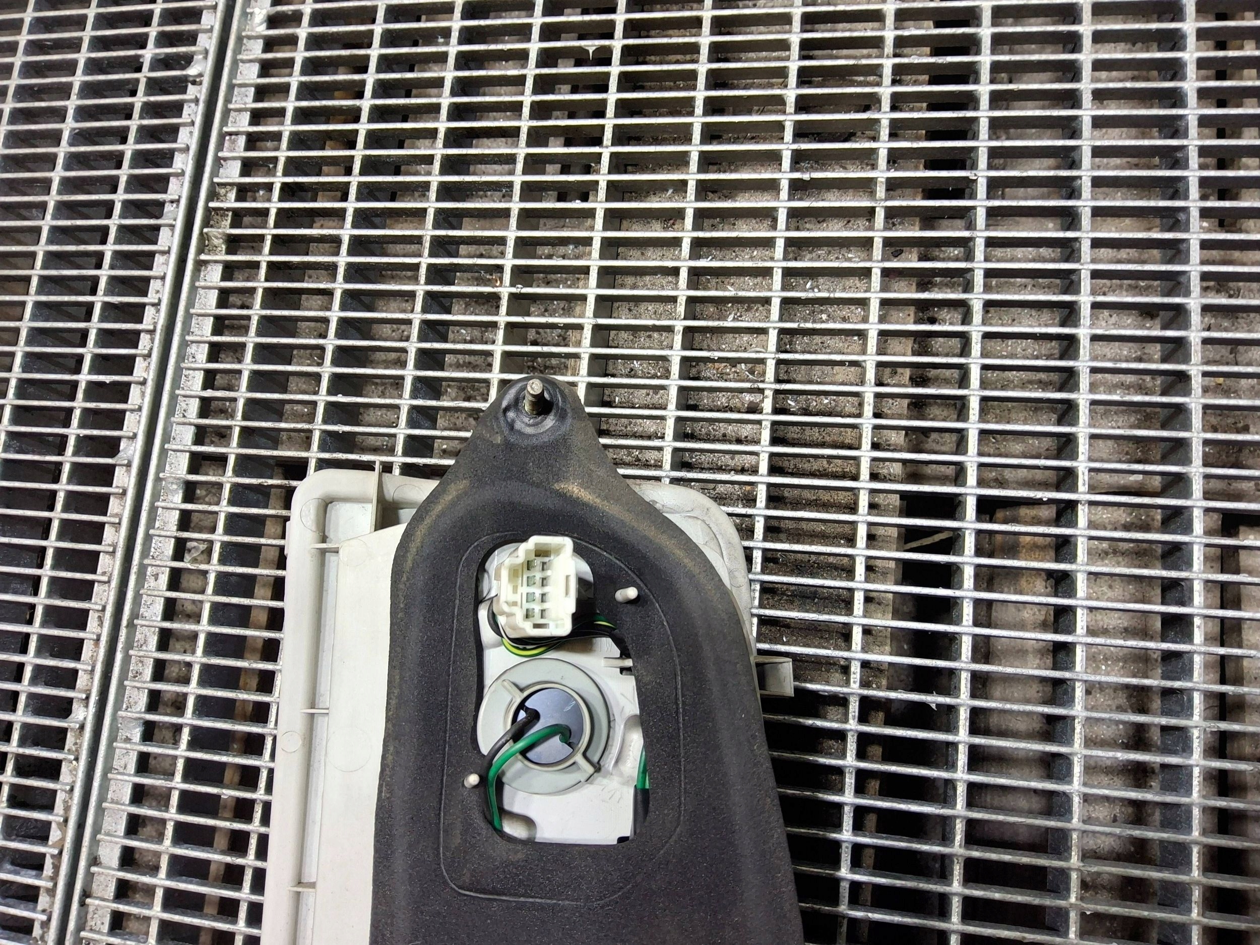 nissan ELGRAND 2004 задний Сторона фонарь левый