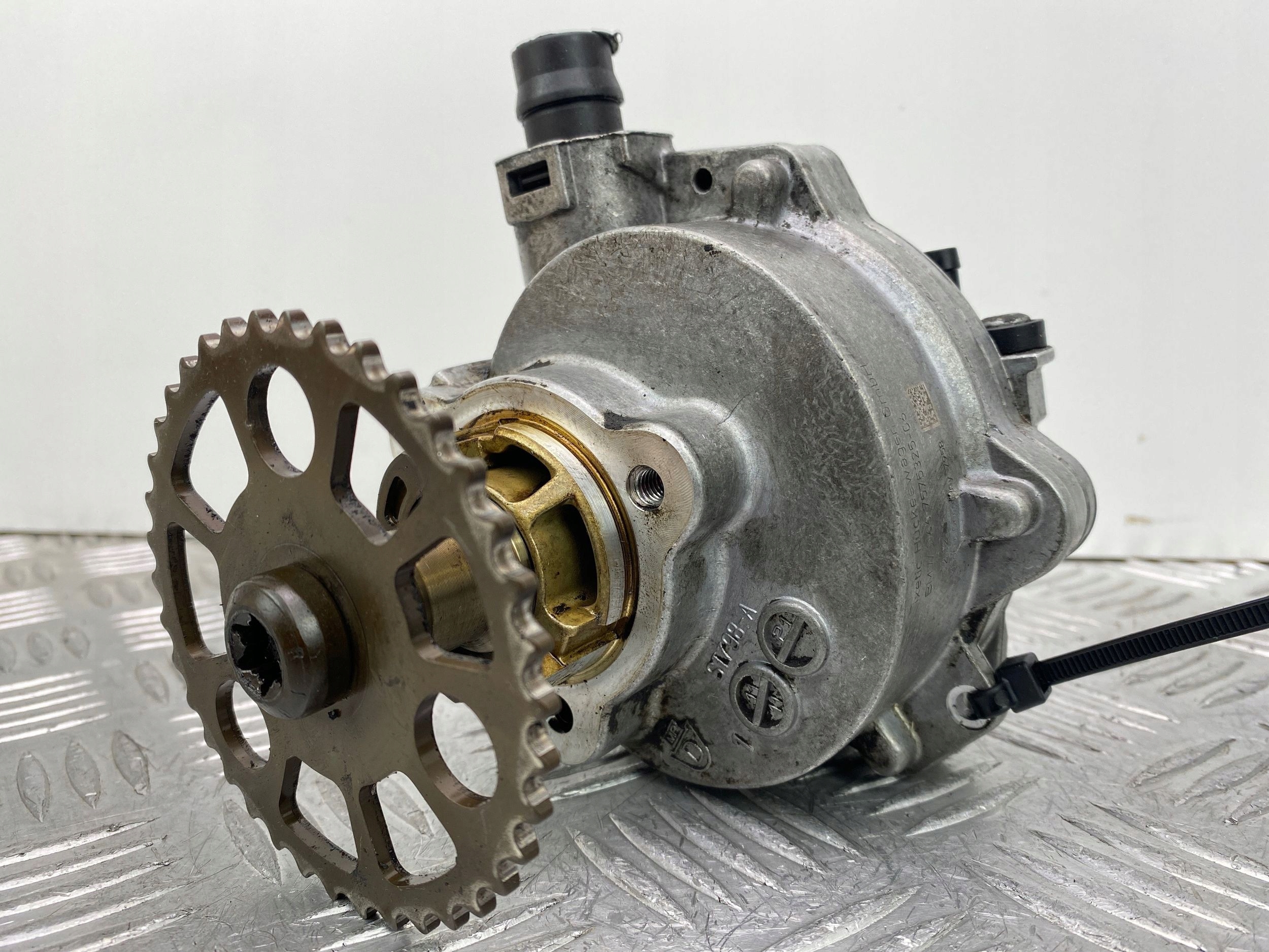 BMW X5 E70 xDrive 35i N55 pump vacual 7575325
