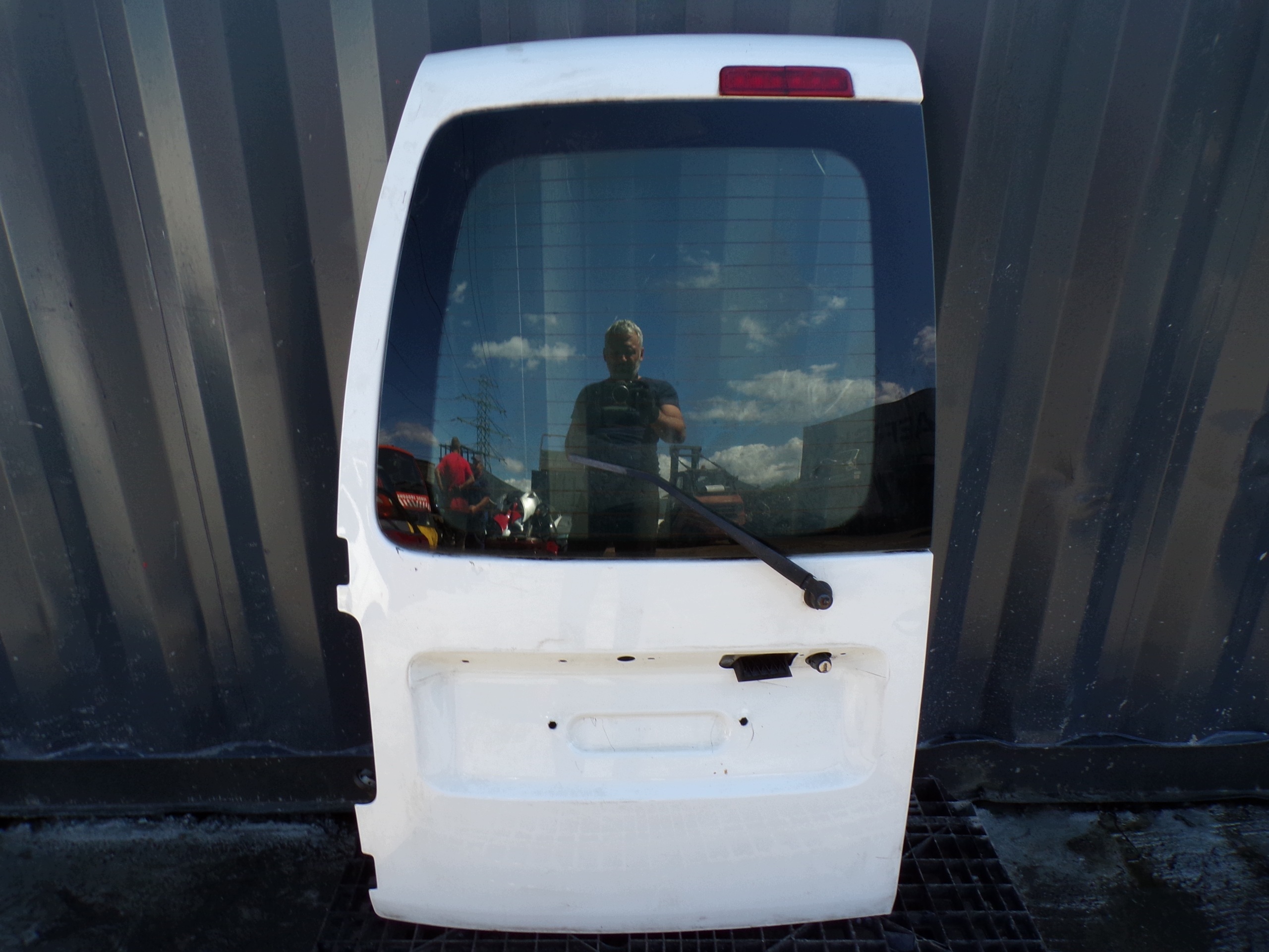 door left rear. VOLKSWAGEN CADDY 3 III (R1)