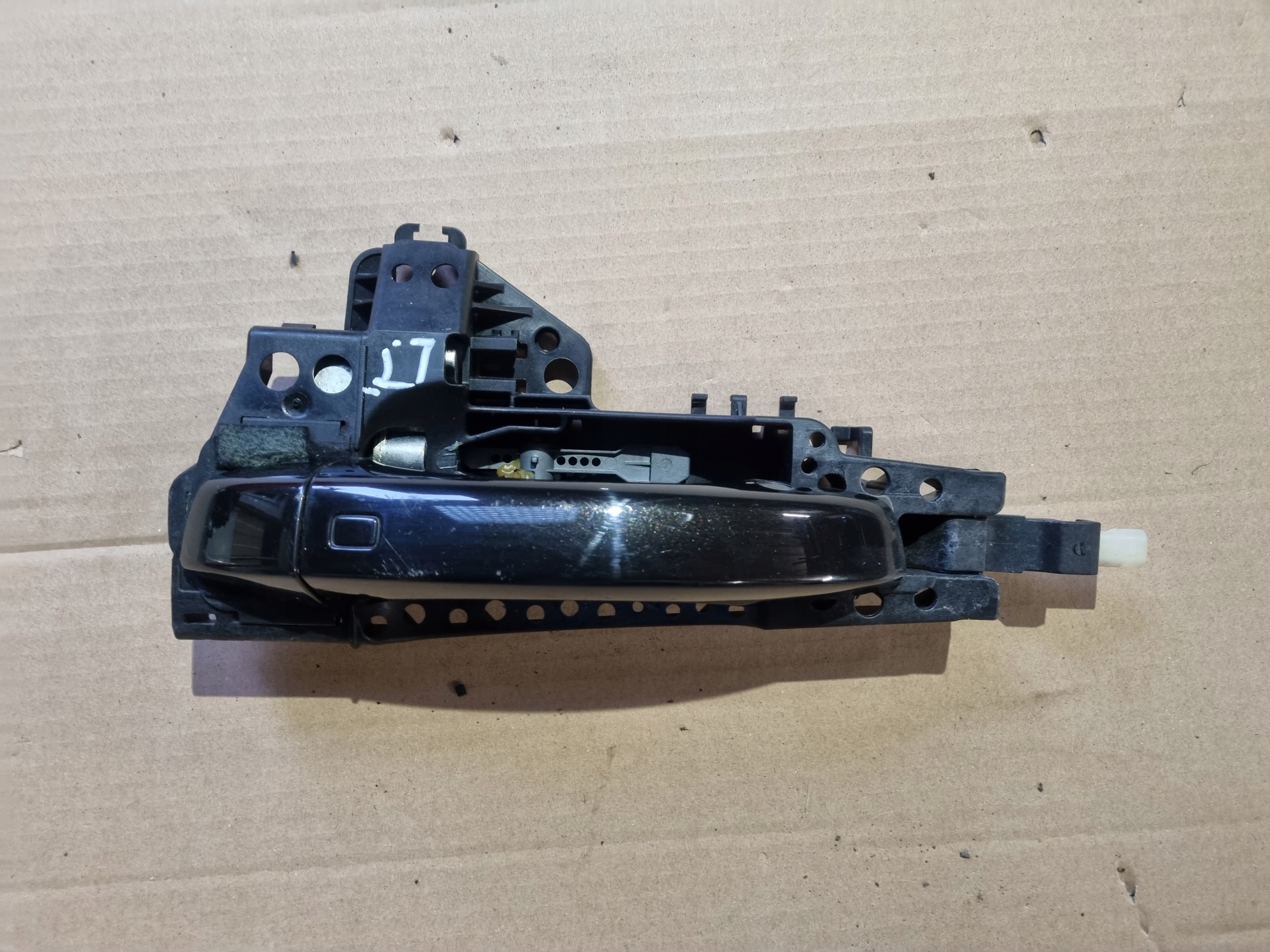 A6 C7 ручка двери левая задняя 4H0837885