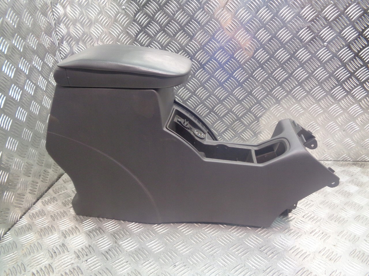 ЦЕНТРАЛЬНИЙ ТУНЕЛЬ FIAT CROMA II