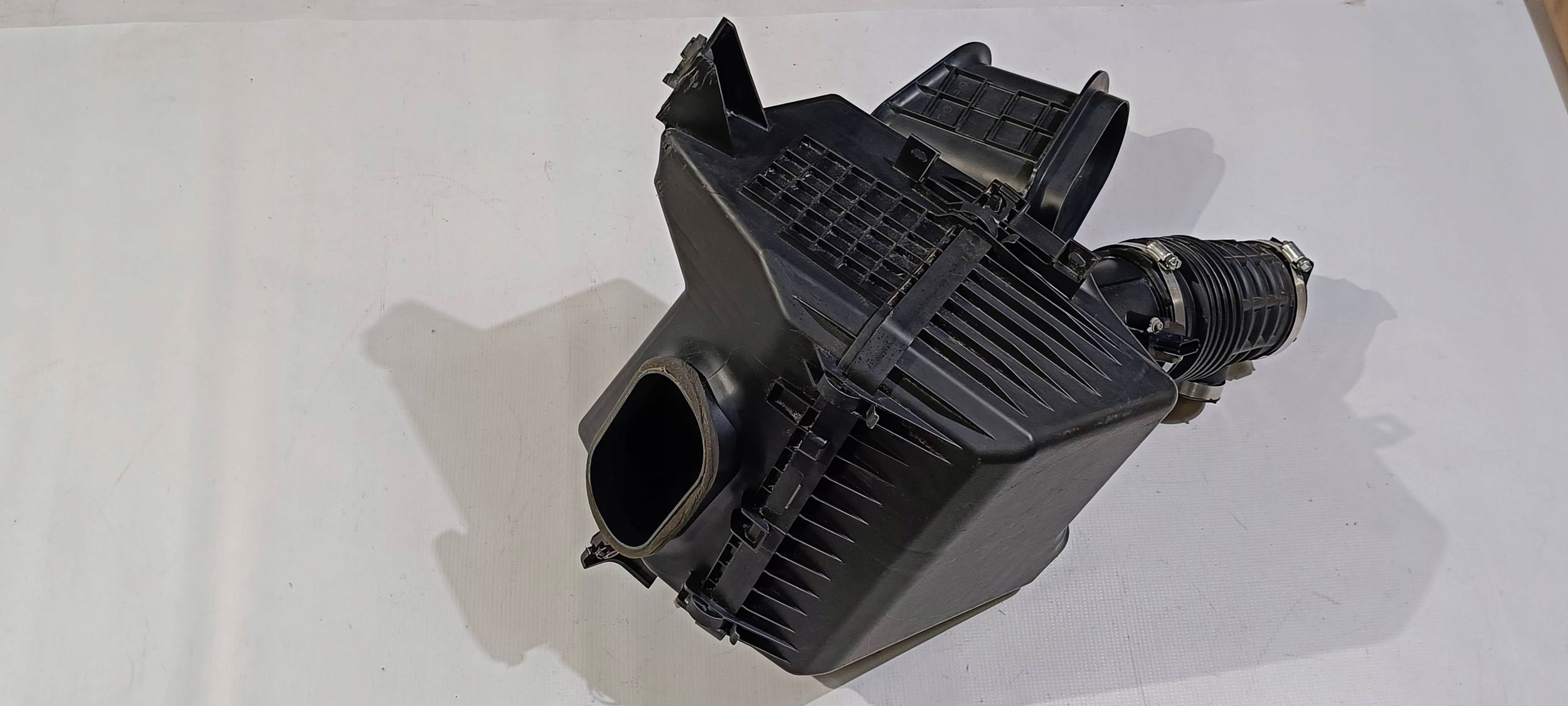 filter air cover complete Nissan Titan 5.6 2016