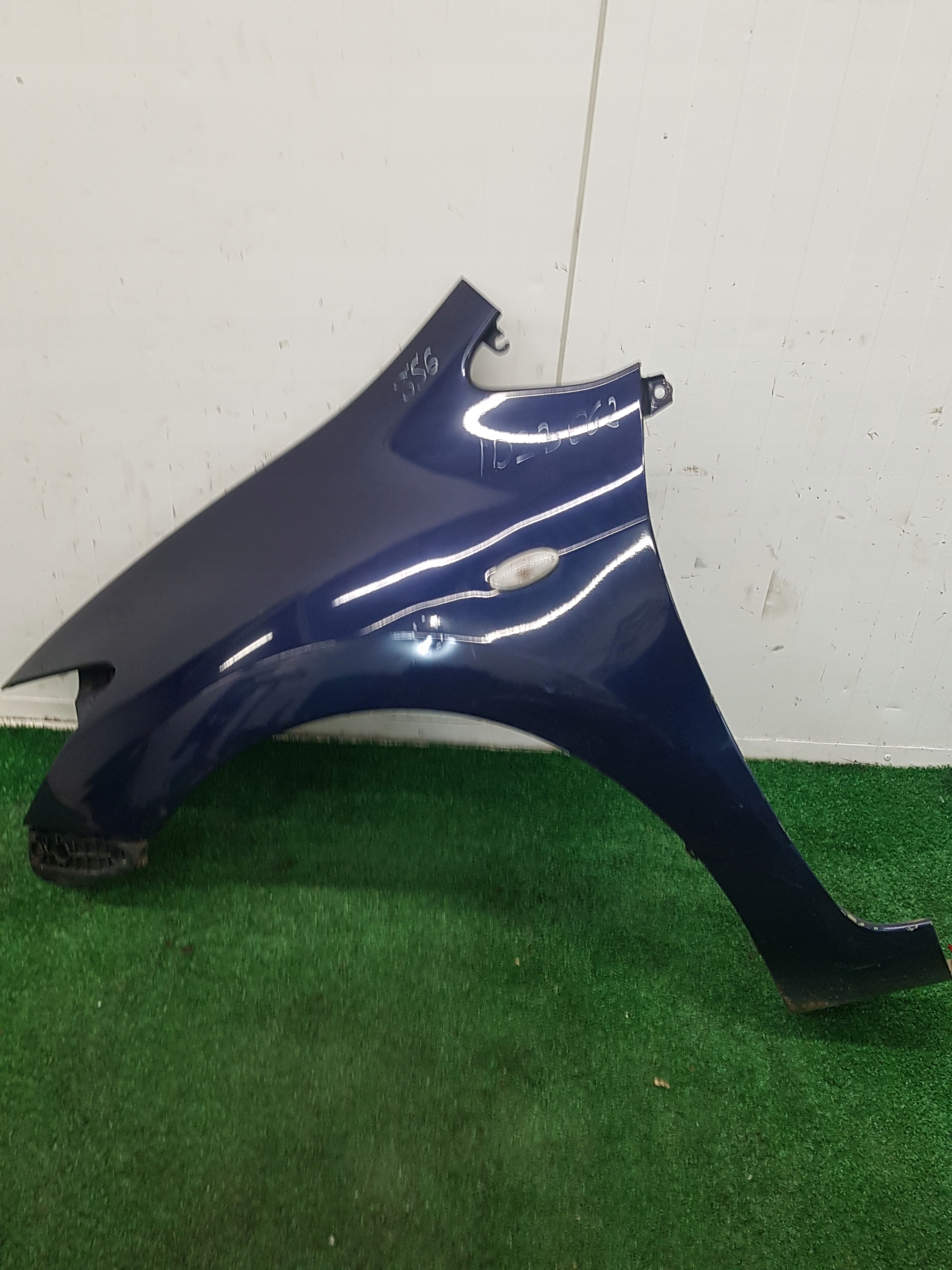 fender left front TOYOTA AURIS