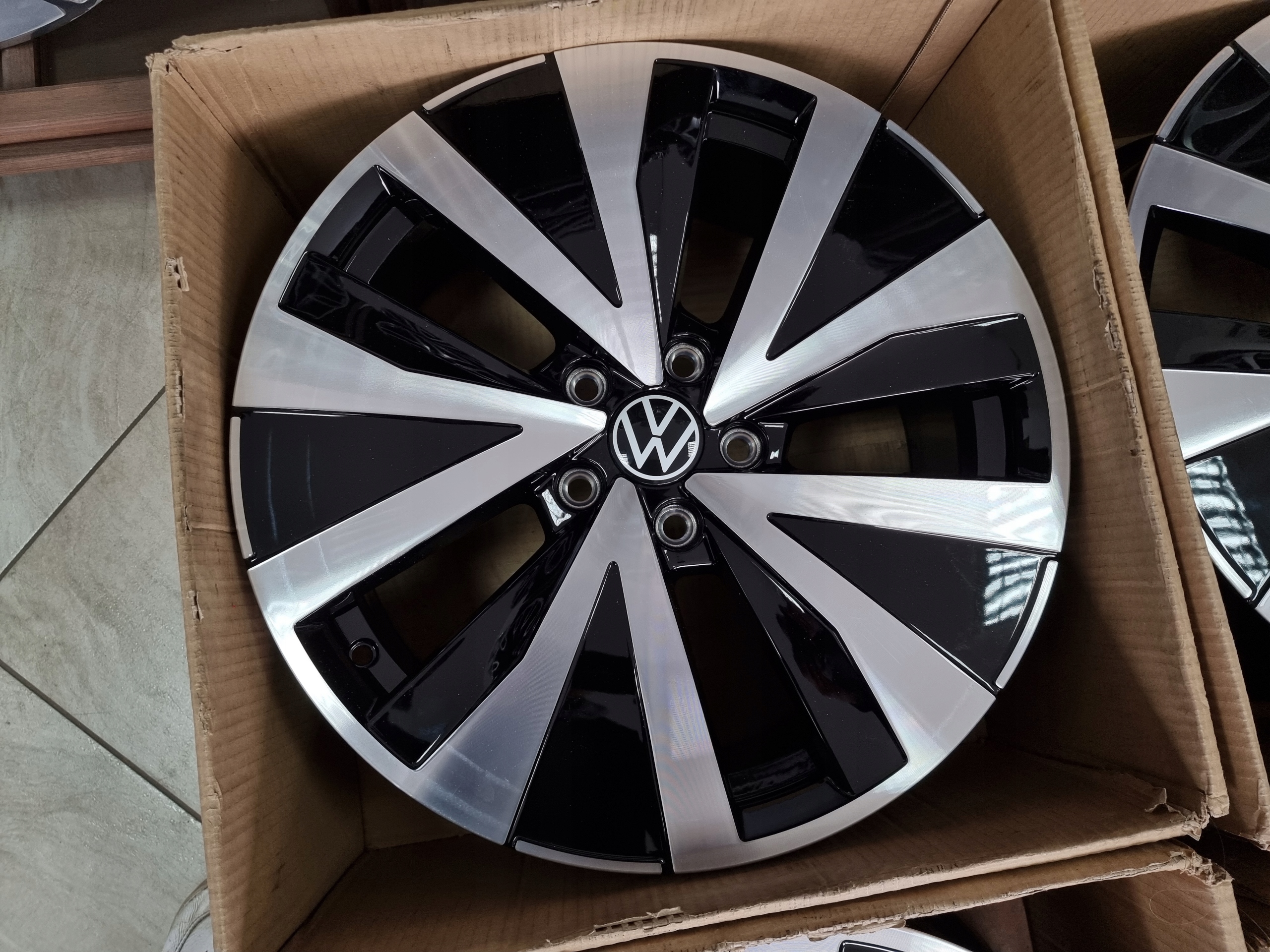 FELGI VW Taos T Roc Golf Tiguan Tayron 18 CALI Rim diameter 18