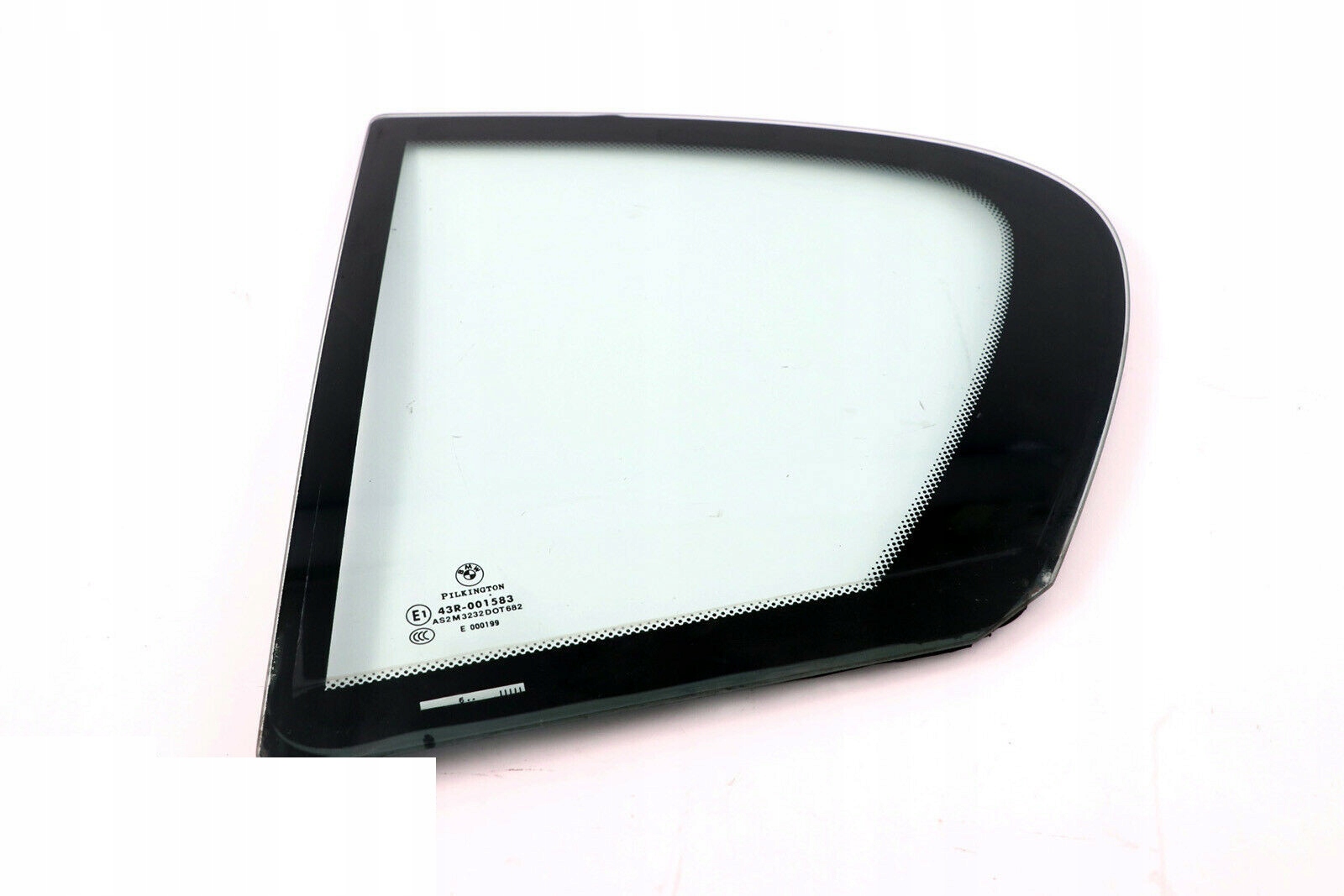 7070373 - BMW E87 стекло двери треугольник левый задний левый AS2