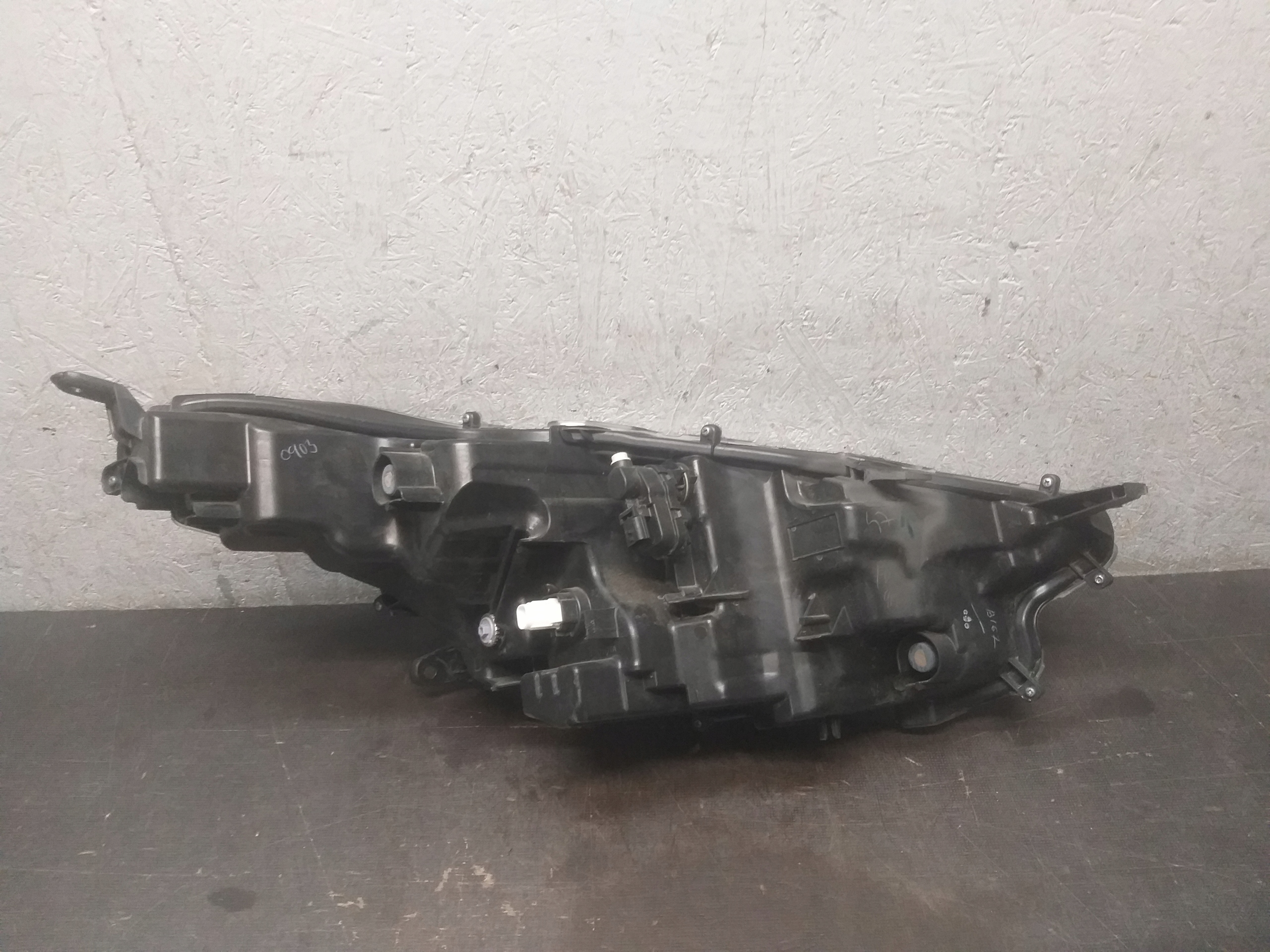 light front left TOYOTA YARIS IV 4 FULL LED 20- 0022969