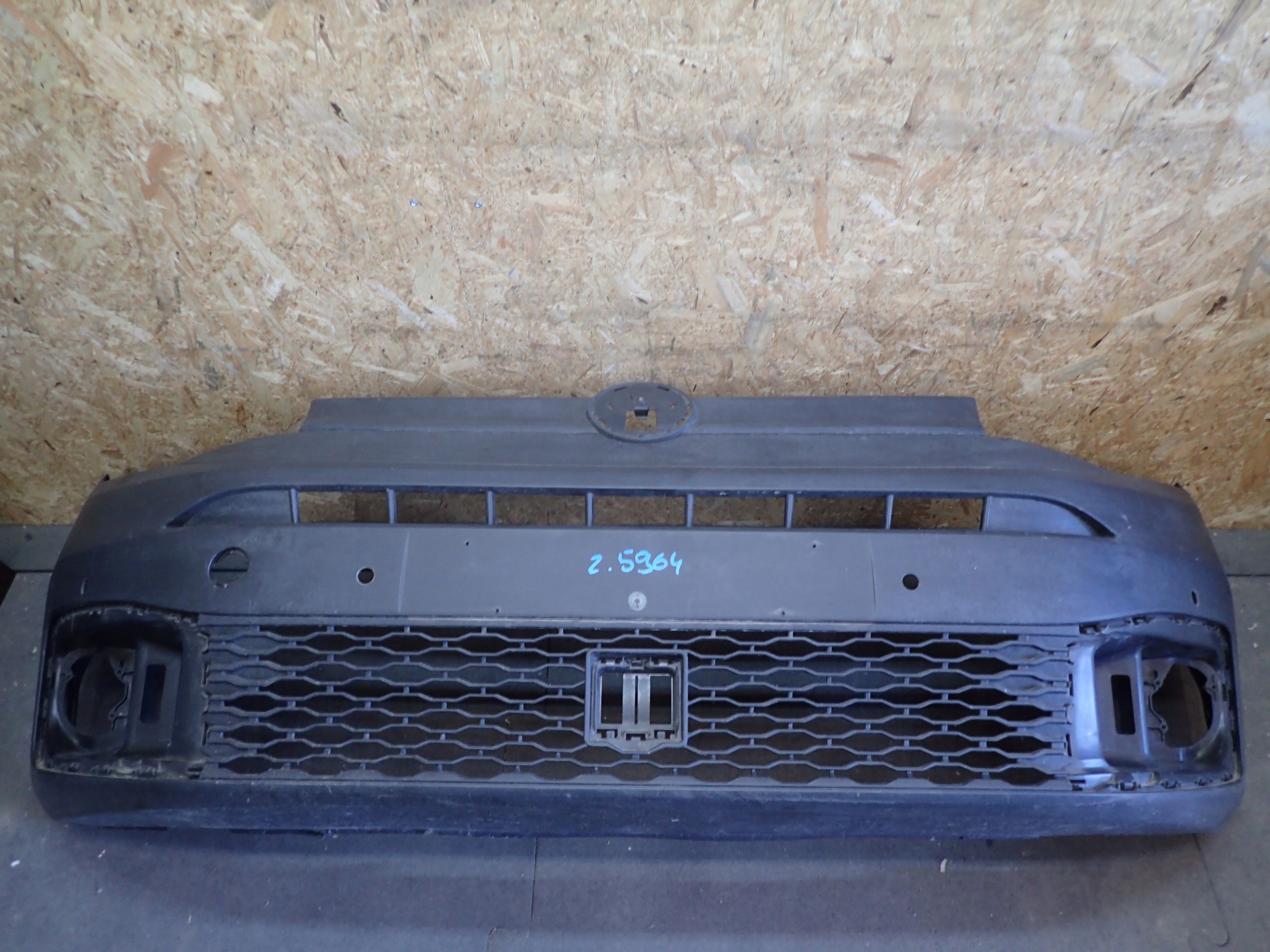 BUMPER FRONT VW CADDY 2K7 20