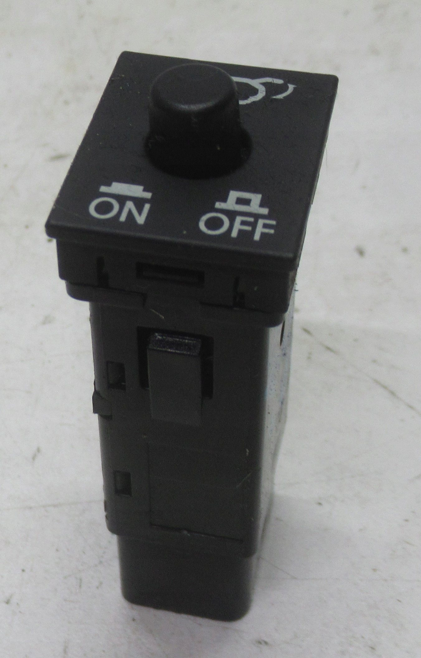 HYUNDAI IX 55 switch bonnet boot