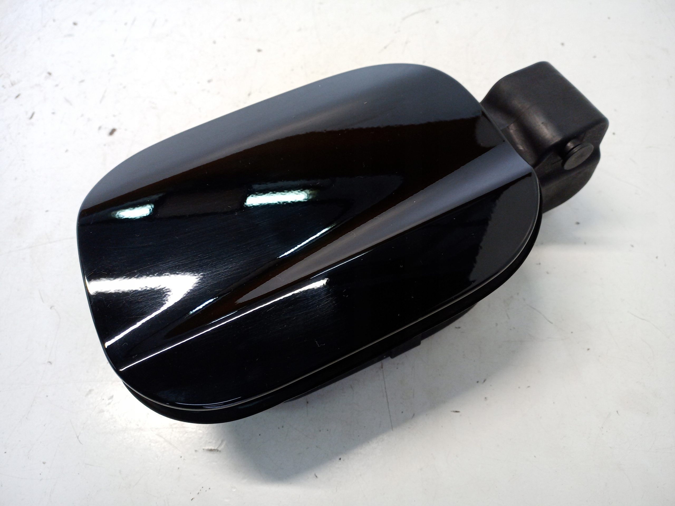 KLAPKA WLEWU PALIWA HYUNDAI I30 N Numer katalogowy części 69513-G4700