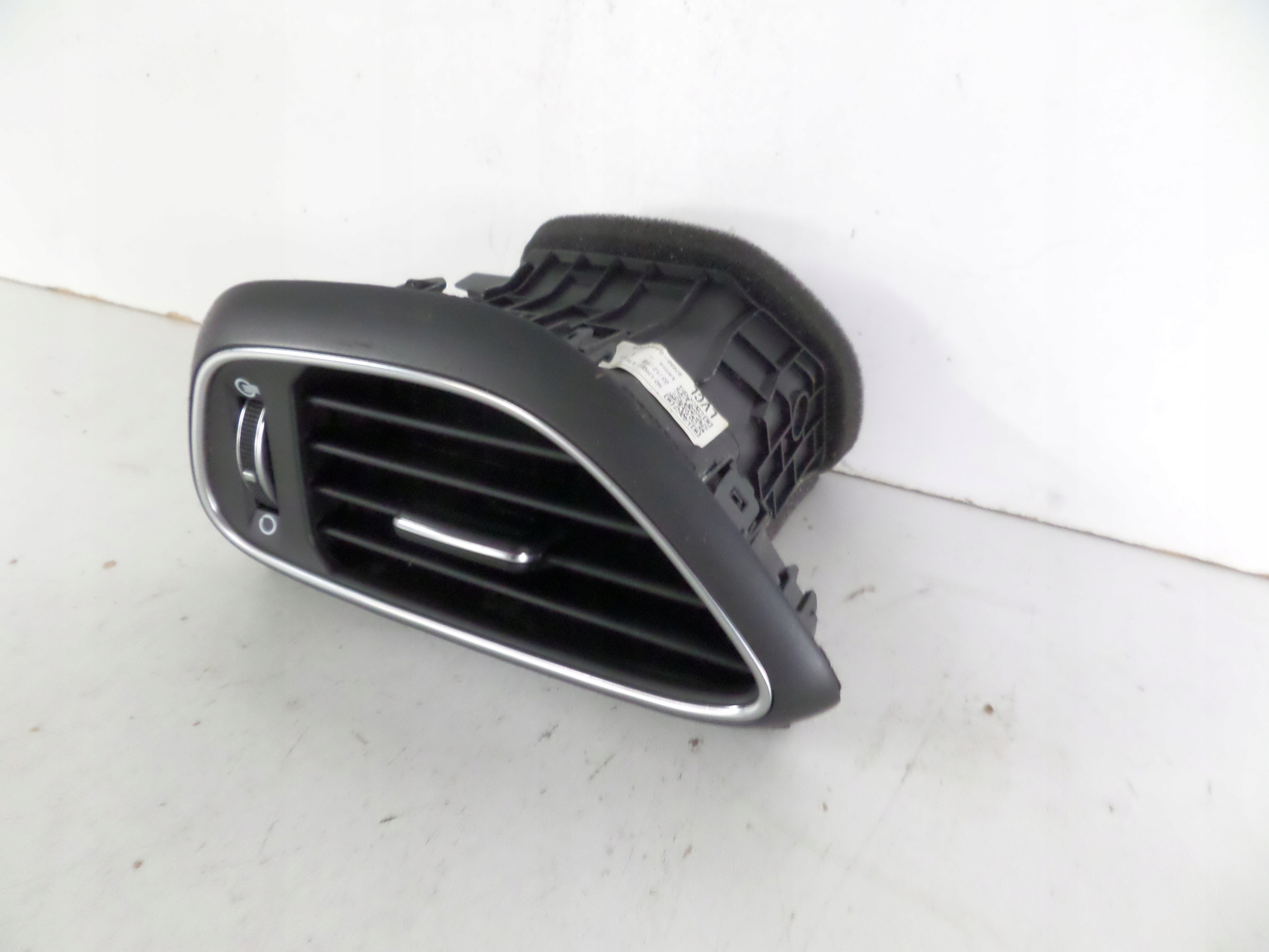 grid air conditioning devices left HYUNDAI I30 III 17