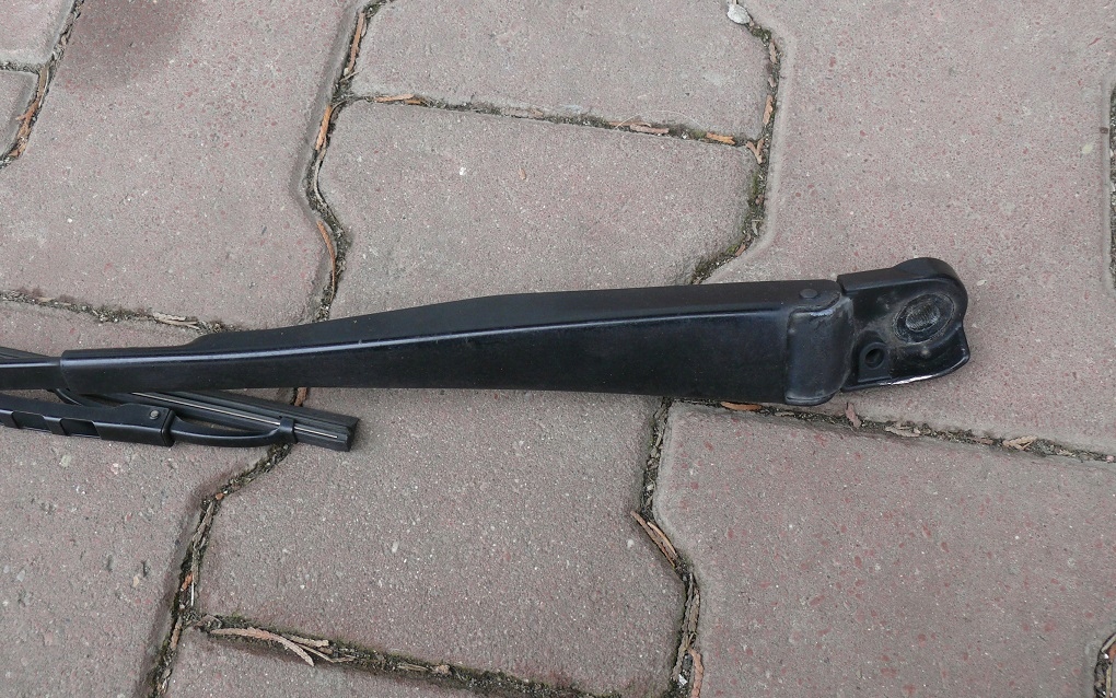 wiper arm right right front MERCEDES W140