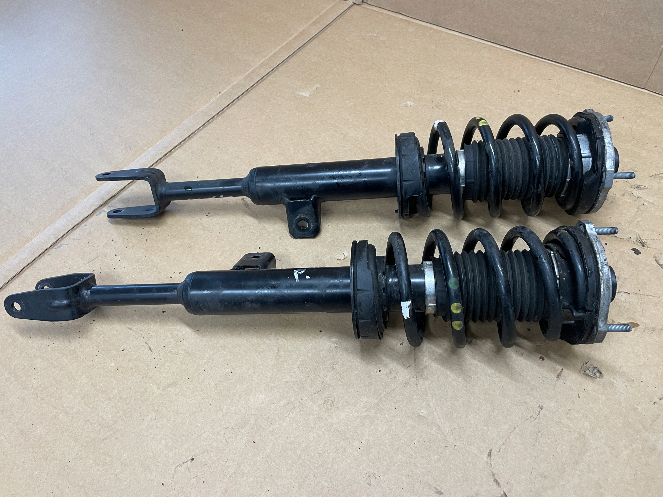 ALFA ROMEO GIULIA 2.2 JTD AMORTYZATOR LEWY PRAWY PRZÓD PRZEDNI