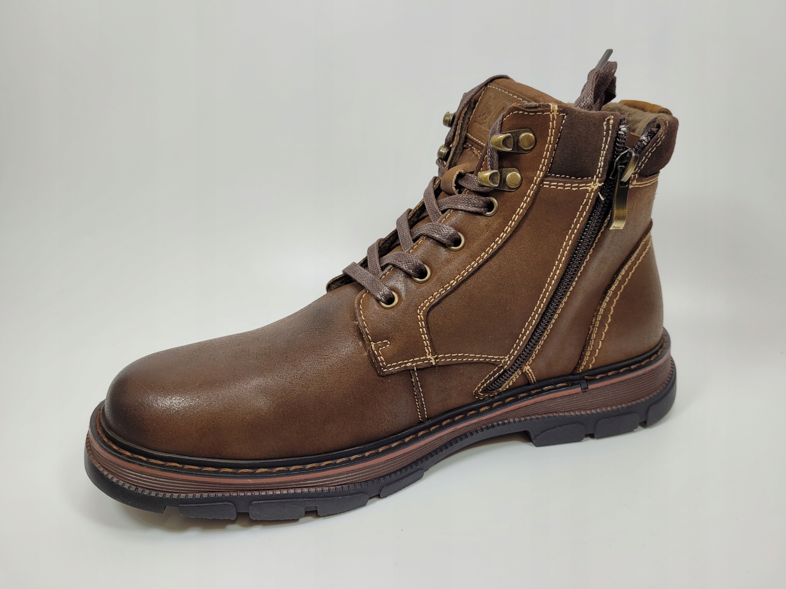 TRZEWIKI SKÓRZANE LEE COOPER LCJ-23-33-3020M Brązowe 41 Model LCJ-23-33-3020M