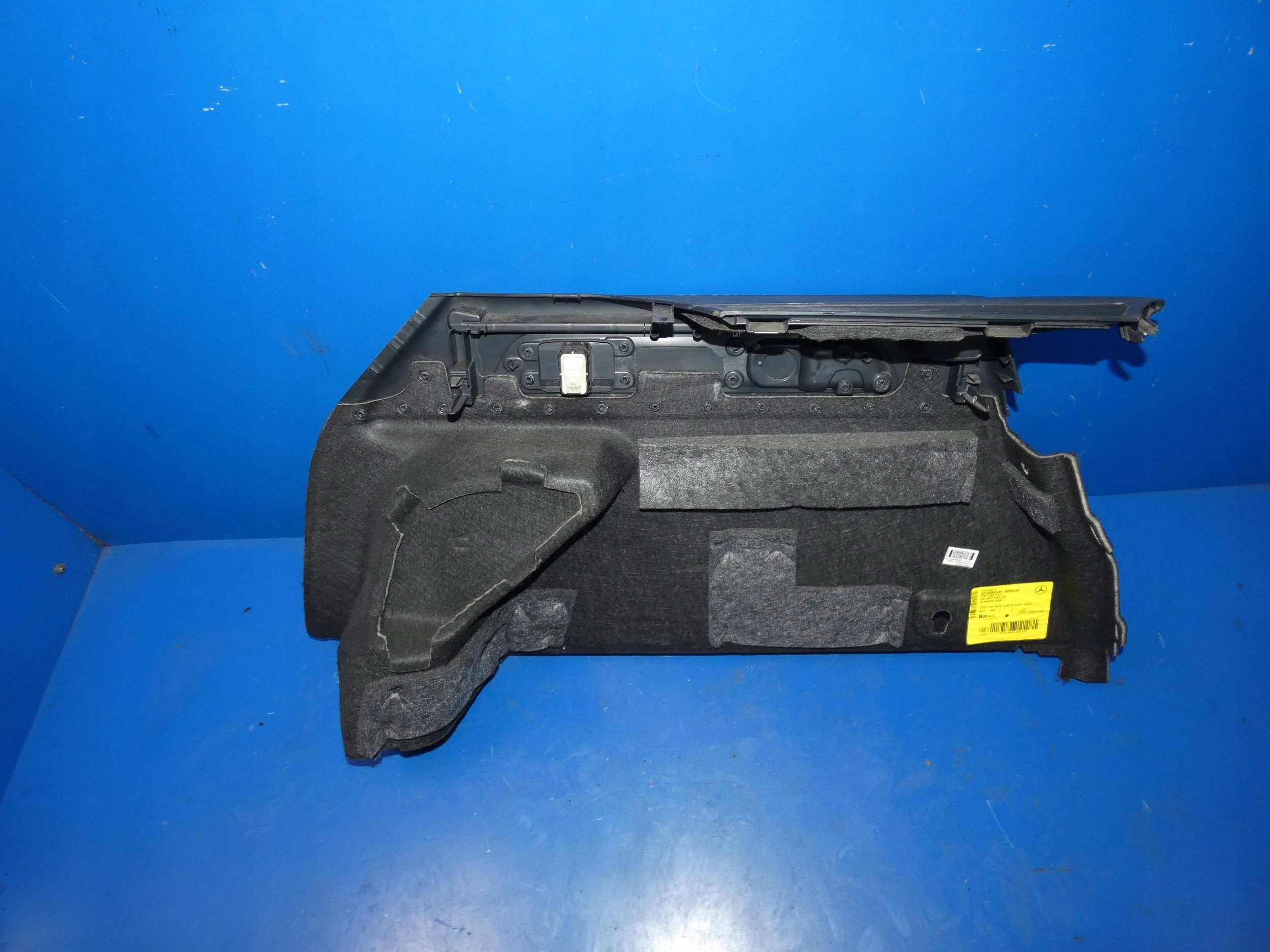 MERCEDES GLC W253 X253 side upholstery boot right rear part