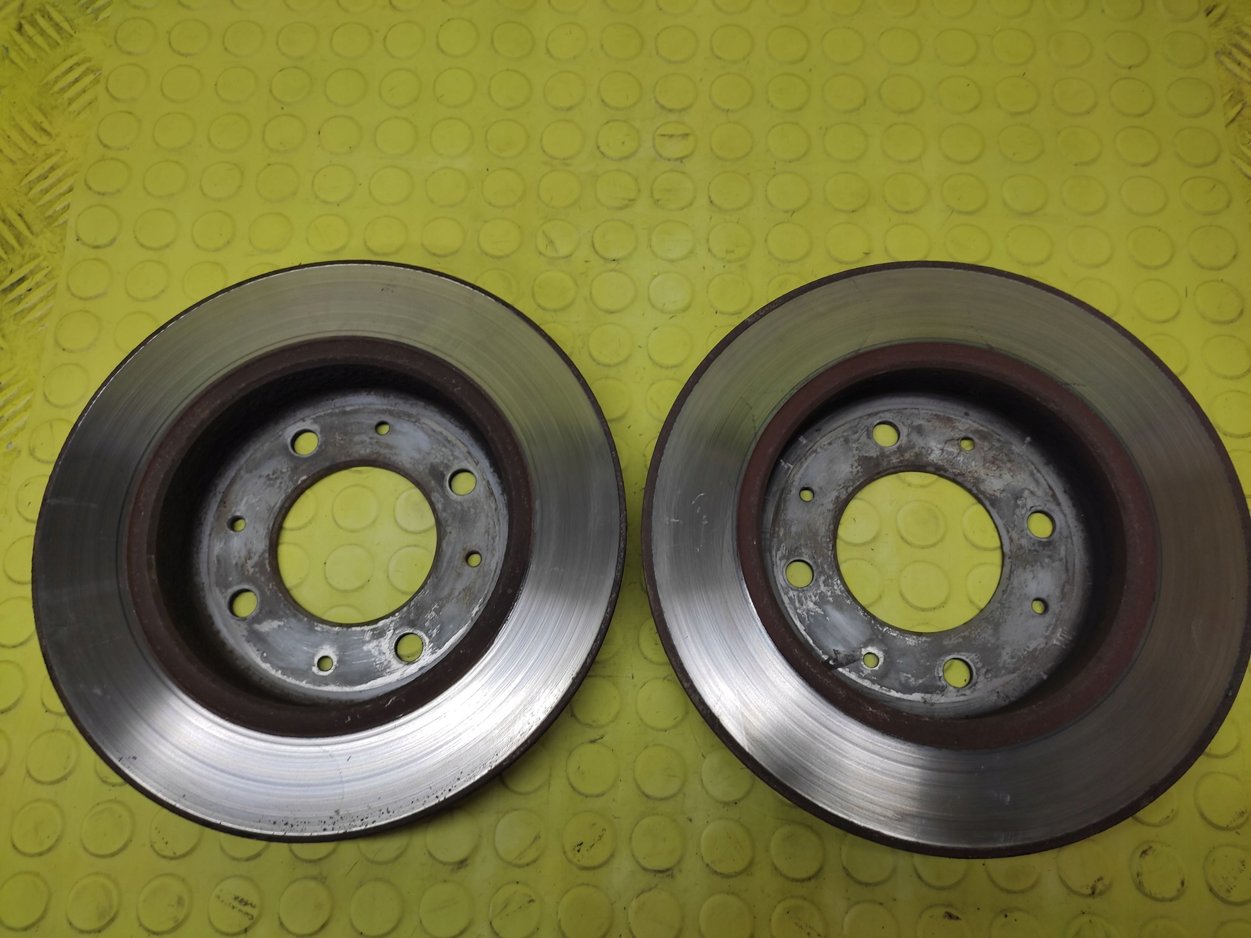 HYUNDAI COUPE 2.0 discs brake rear part