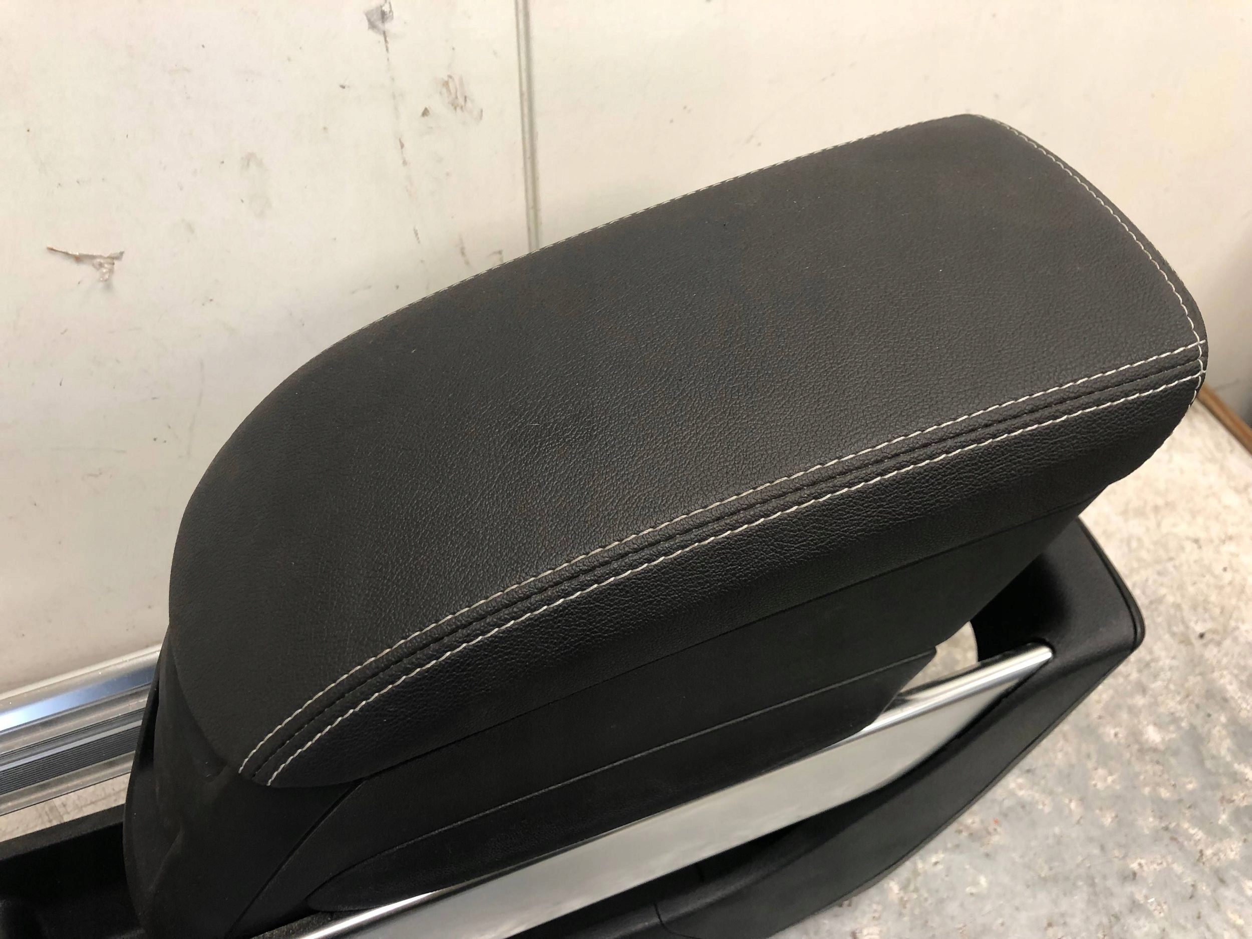 TUNEL central armrest OPEL MERIVA B LIFT 13411103