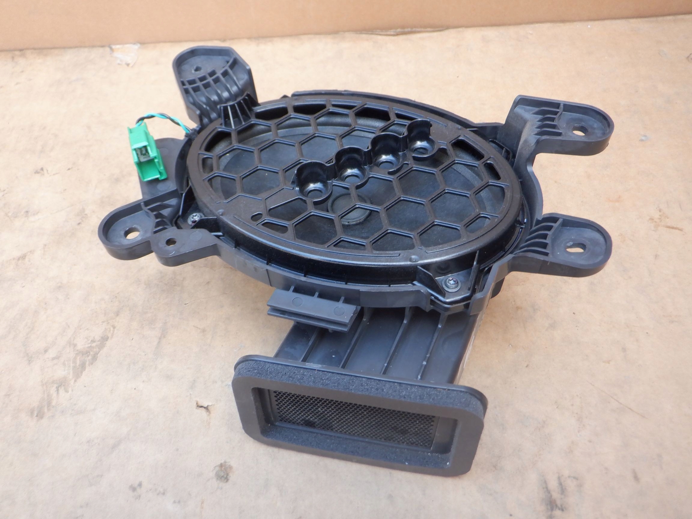 SUBWOOFER GŁOŚNIK FORD ESCAPE MK4 USA TITANIUM