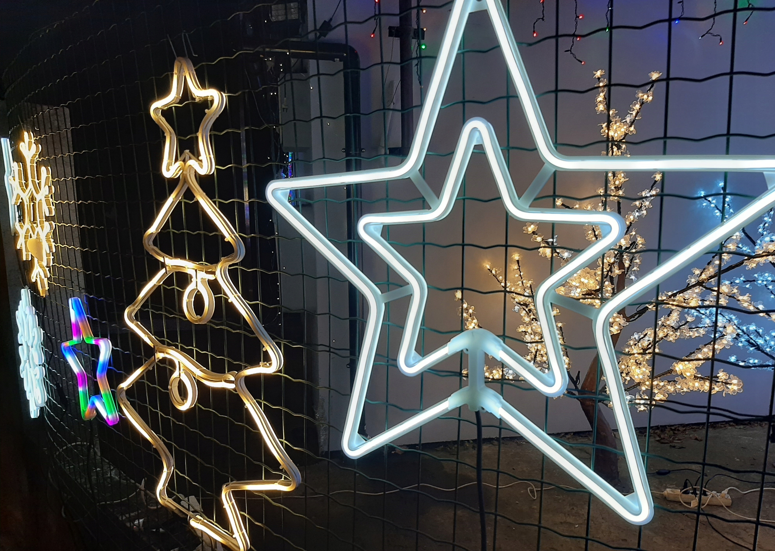 

Gwiazda Neon Led 55cm Ozdoba Świecąca zimny