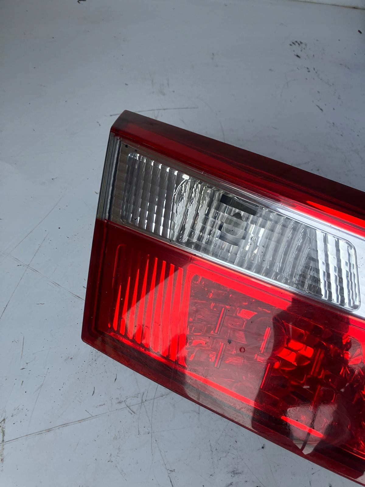 light left rear part to the bonnet RENAULT LATITUDE 265550031R