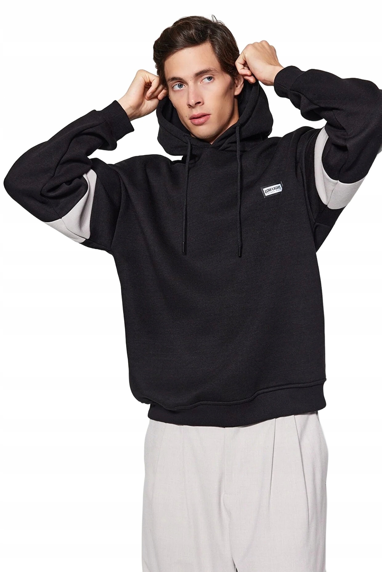 Trendyol Man Černá Pánská Mikina S Kapucí S Kontrastními Vložkami S 5DA