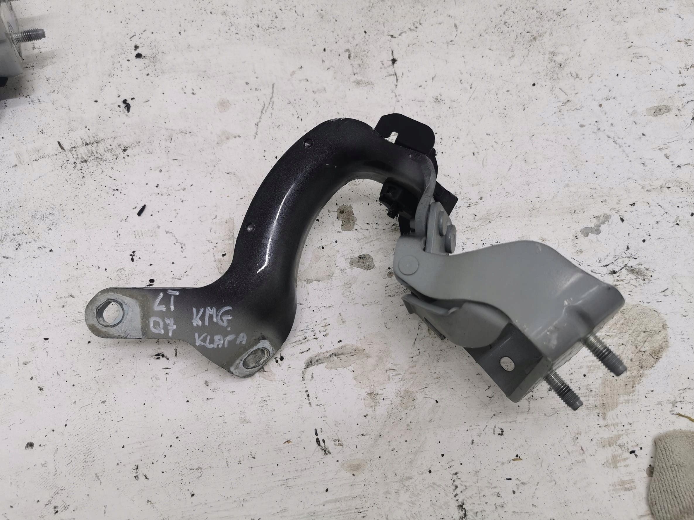 hinge bonnet boot left rear part AUDI Q7 and 4L LZ7L