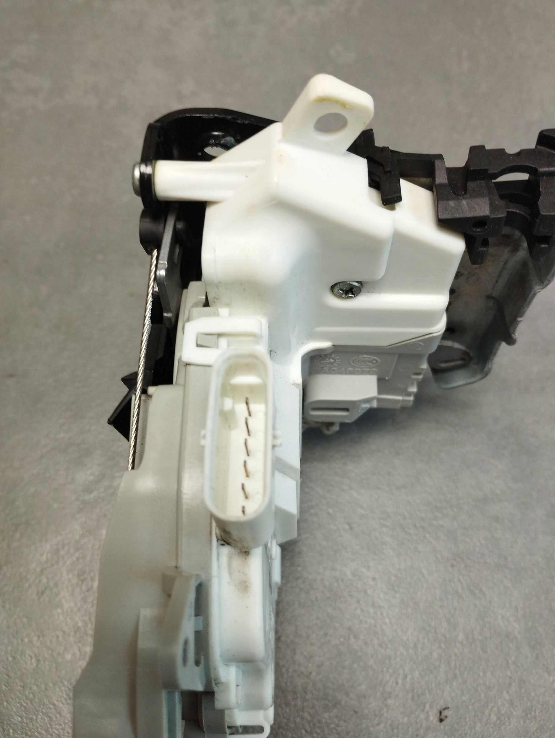 Audi A7 4G 2016 lock right front 8J1837016E