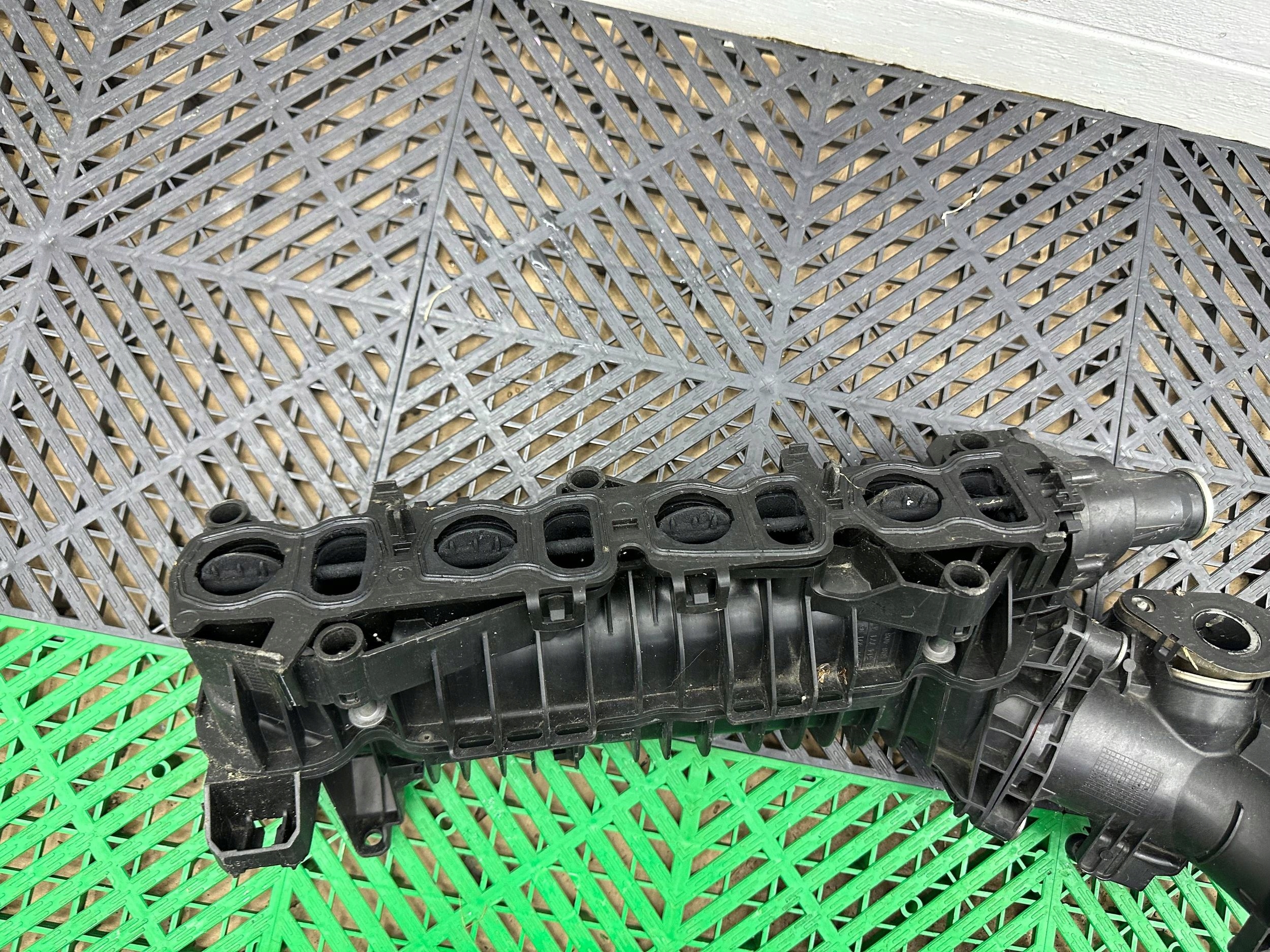 intake manifold BMW 3 E90 E91 7807991