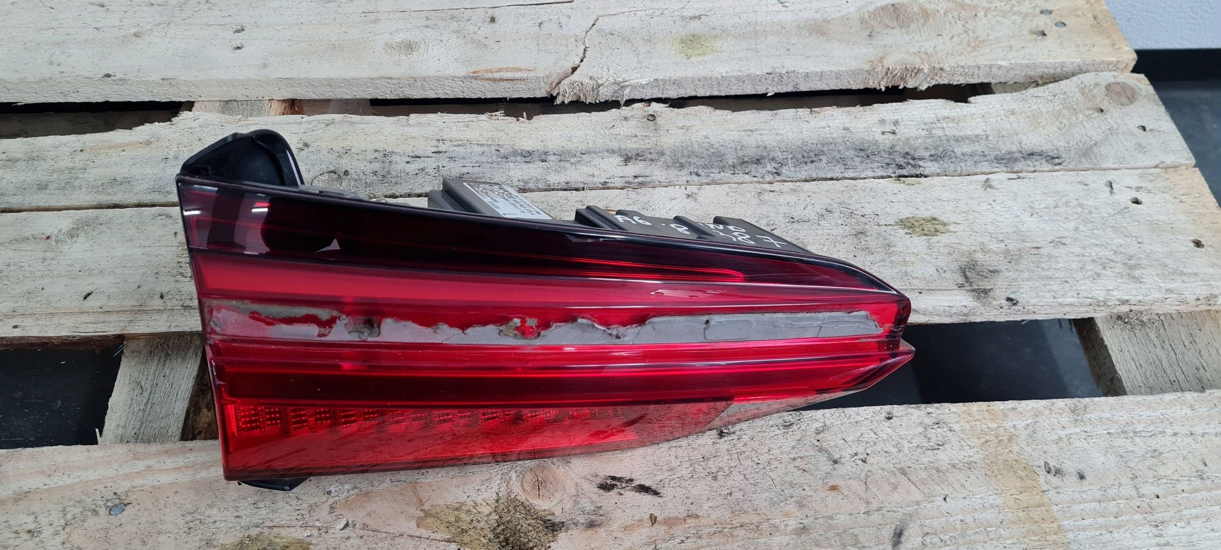 A6 C8 4K light LED left left rear part to the bonnet 23R 4K5945075A