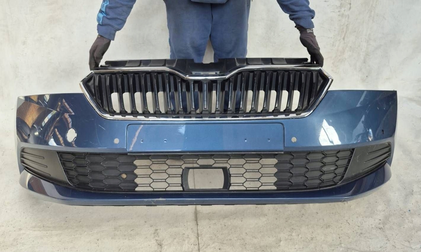 SKODA FABIA III 6V LIFT 18- bumper front front PDC 6V0807221F