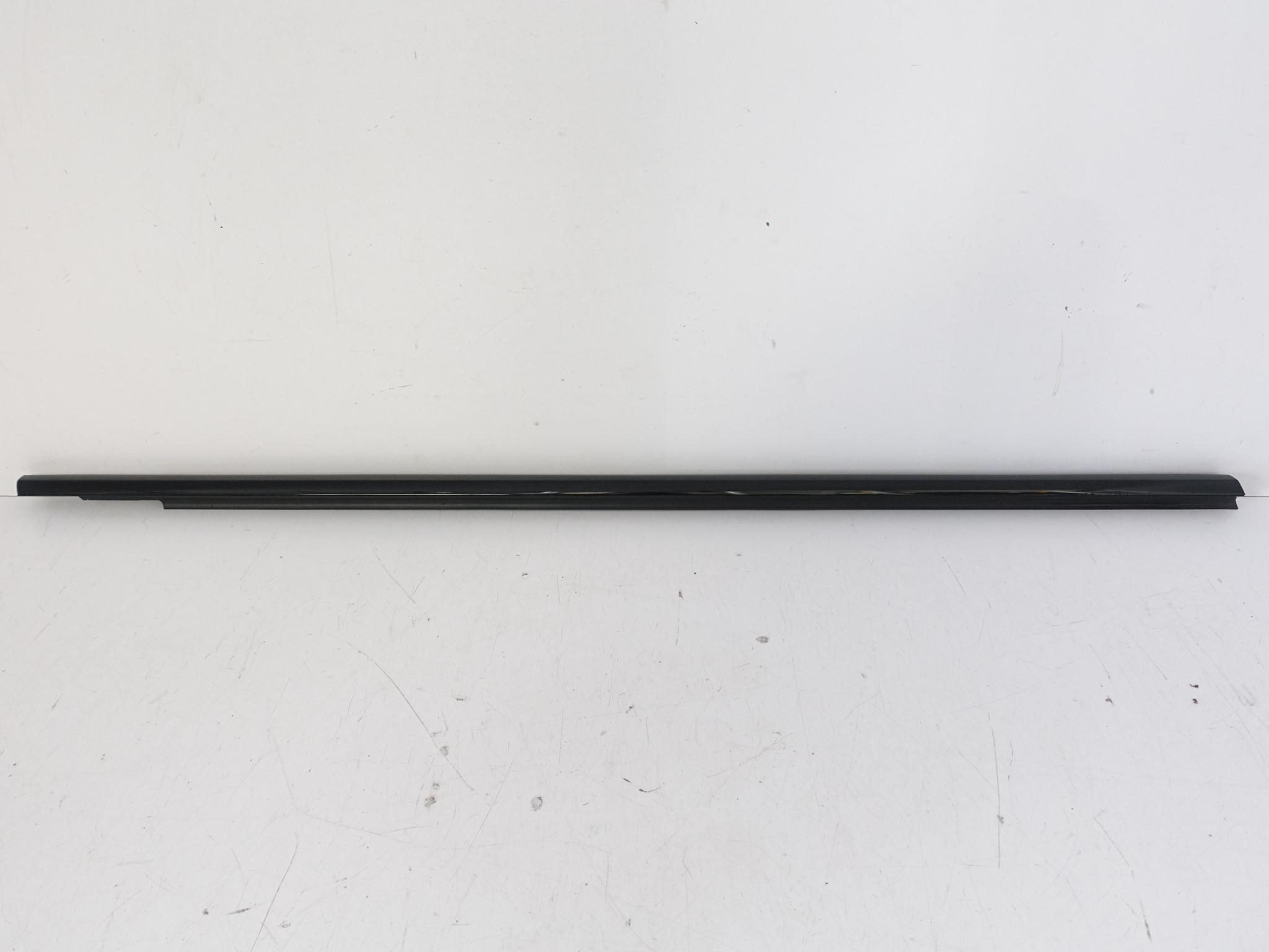 AUDI A6 S6 E-TRON AVANT 85F 24- moulding dust windows door front right