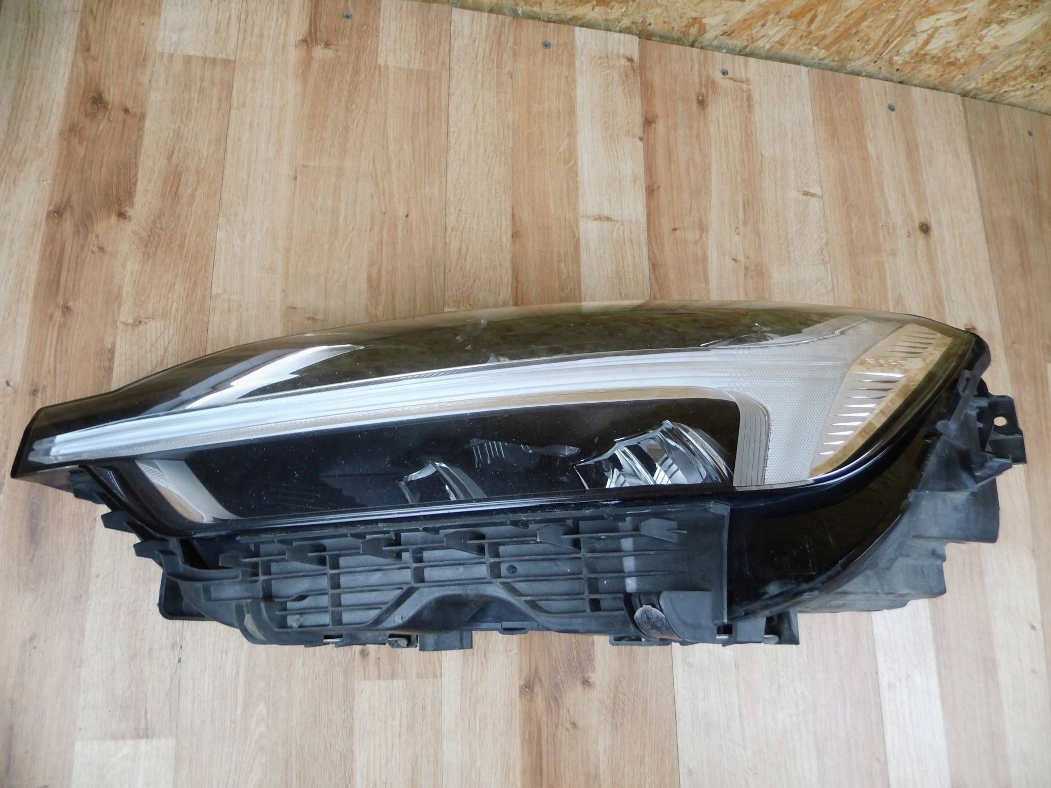 Volvo XC60 II 2017-2022 light left front front left 32133544