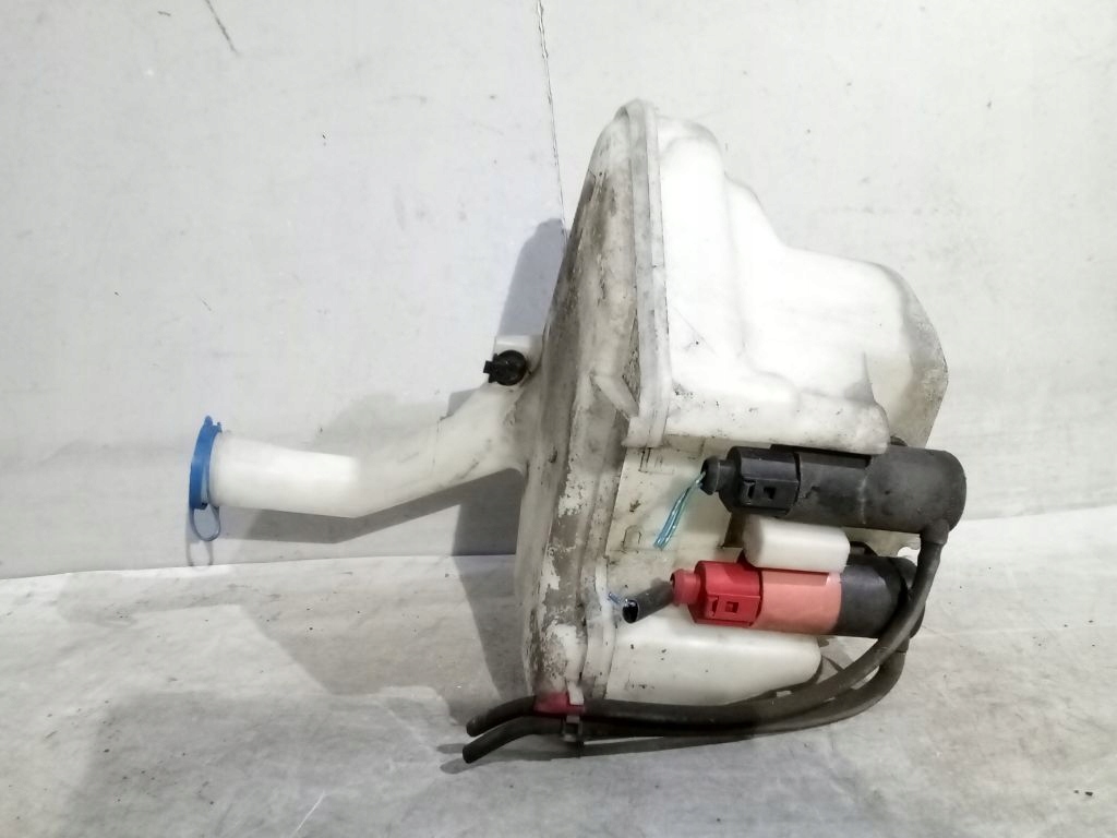 Toyota Yaris II Behälter Spritzdüse