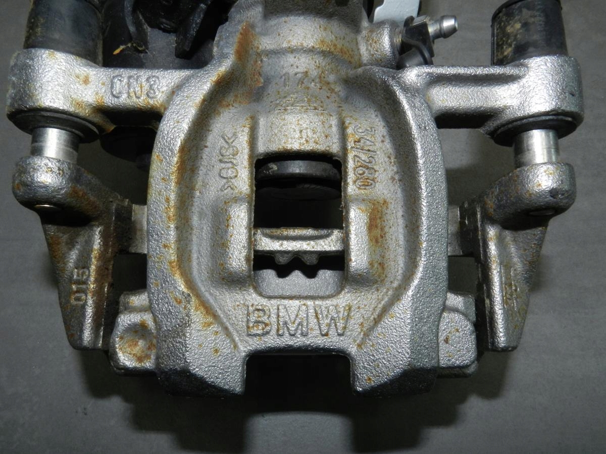 BMW X1 F48 2.0 D caliper right rear part 6880380
