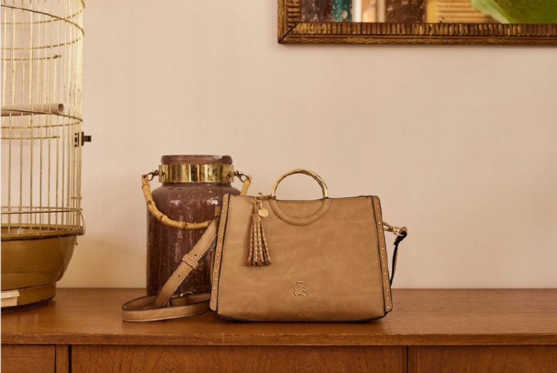 LuluCastagnette Torebka Damska kuferek do ręki MISIO PASEK na ramię Wysokość 18 cm