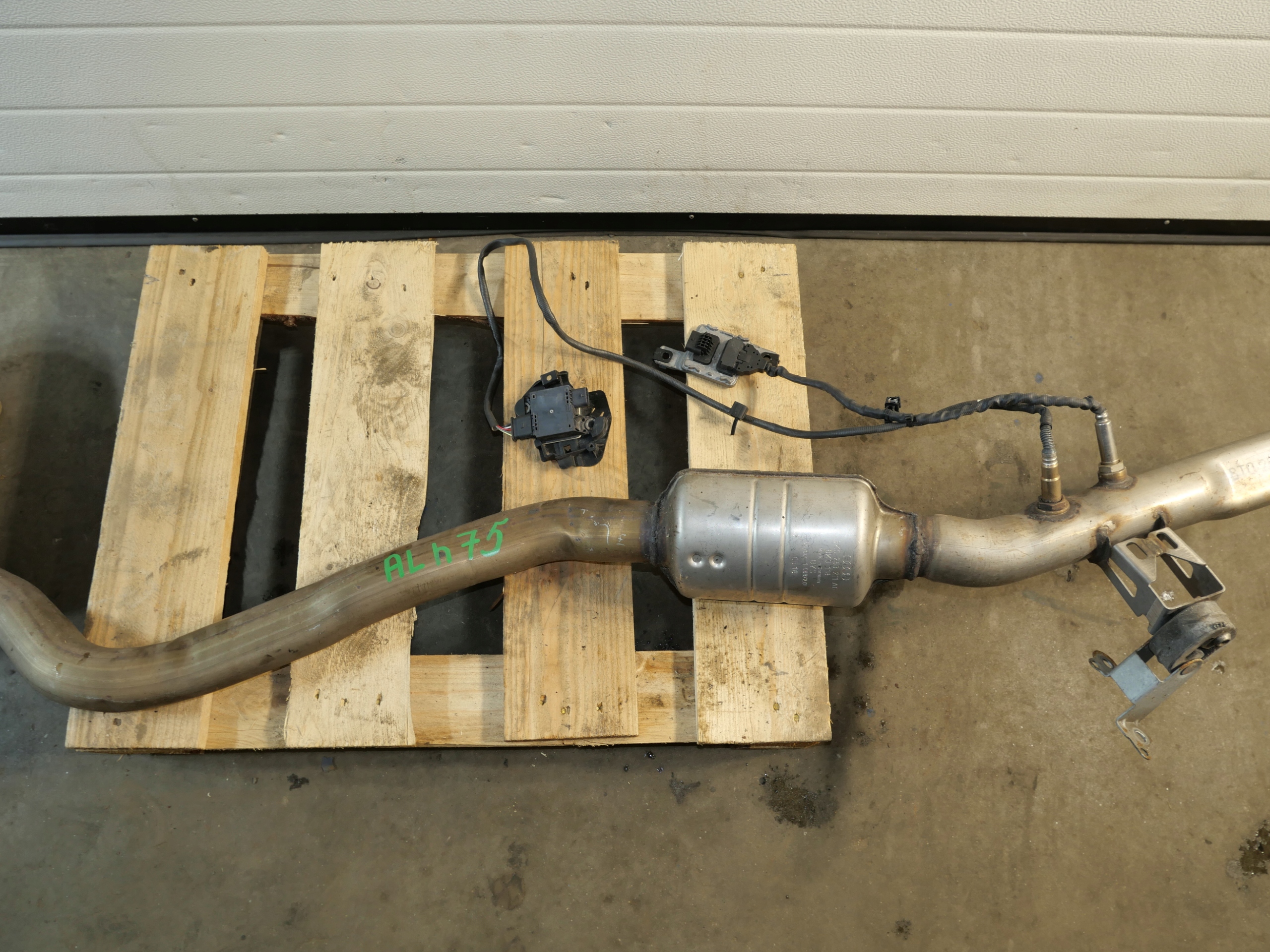 AUDI A5 8T 8T0 muffler, exhaust 8K0253211AG