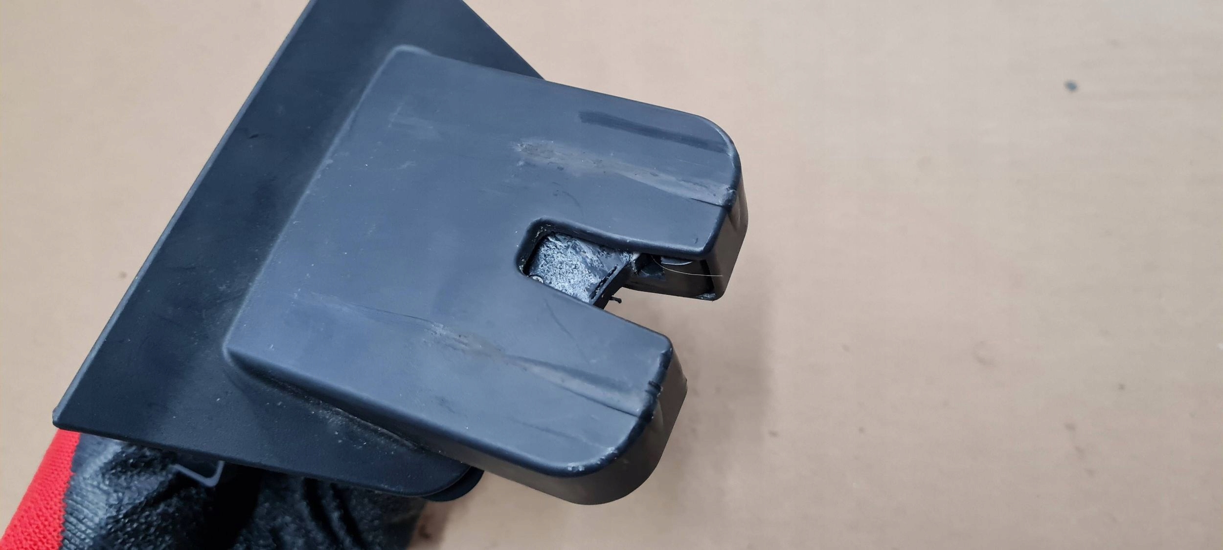 S4 B8 A4 lock bonnet boot rear part KOMBI 8K9827505A