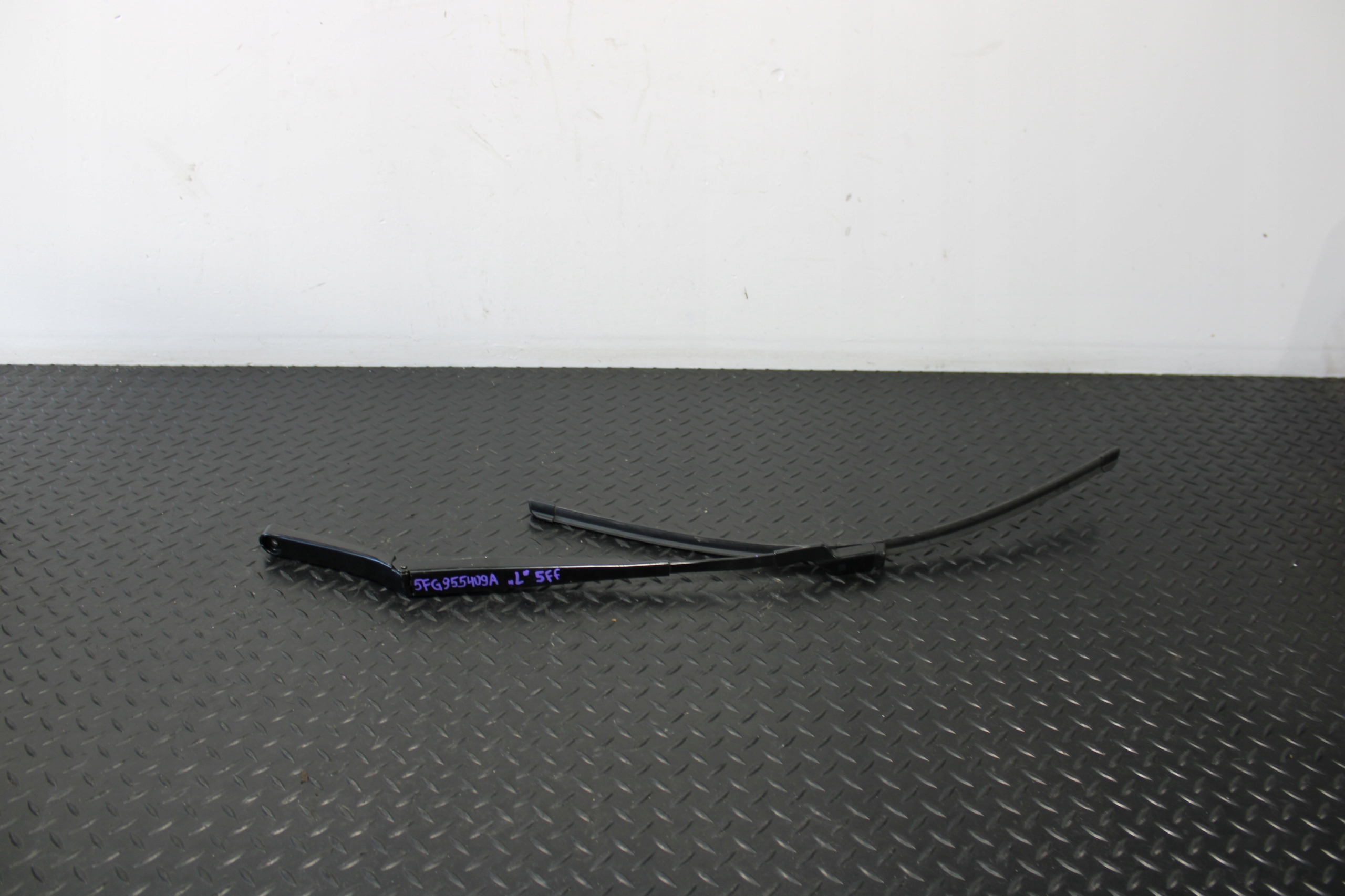 wiper arm wiper left CUPRA FORMENTOR 5FF 5FG955409A