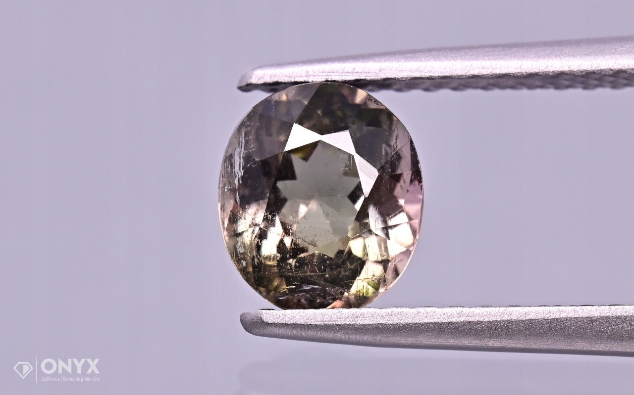Turmalín fazetovaný ovál 7x6 mm