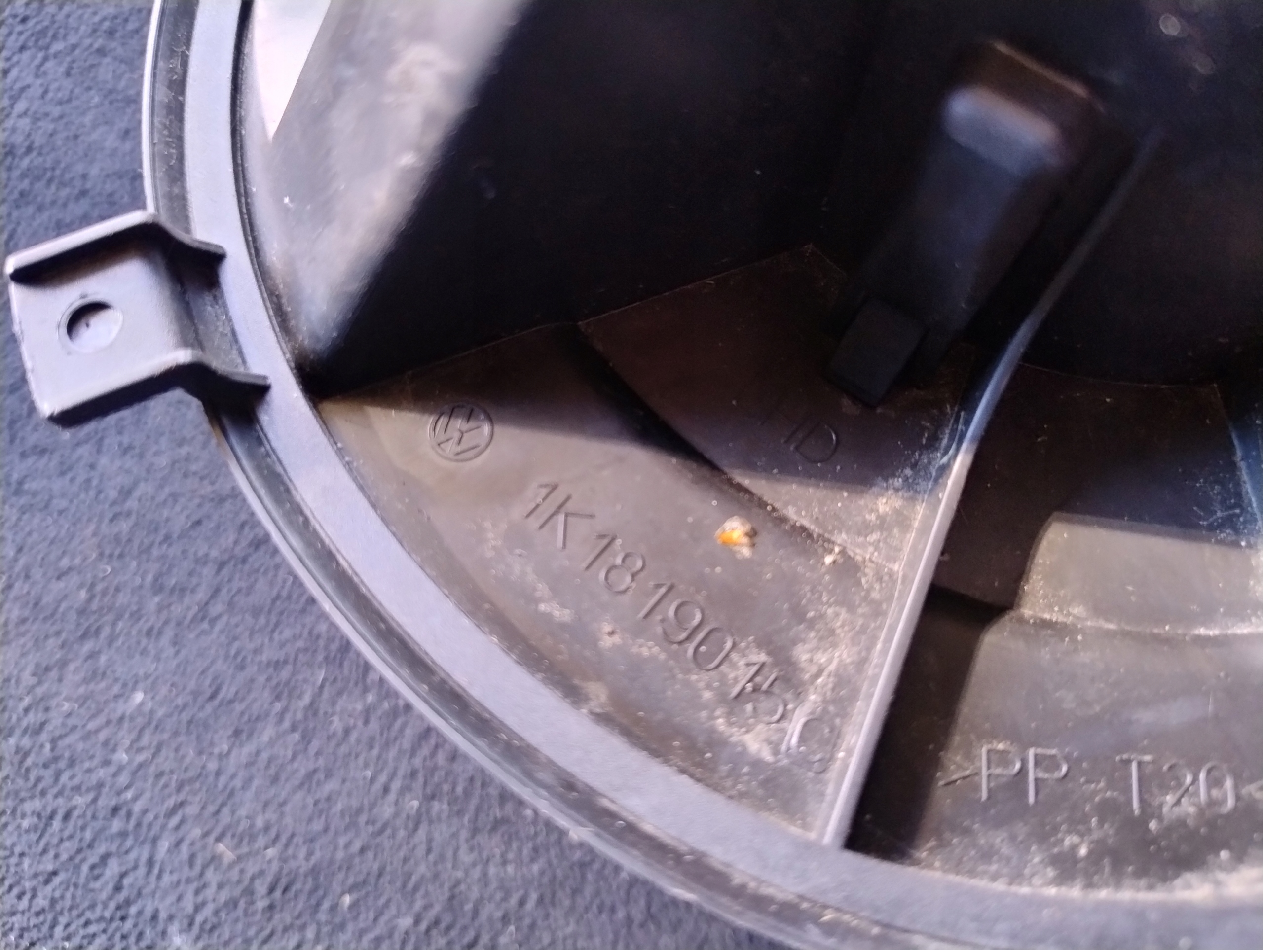 heating VOLKSWAGEN TOURAN and 1K1819015C