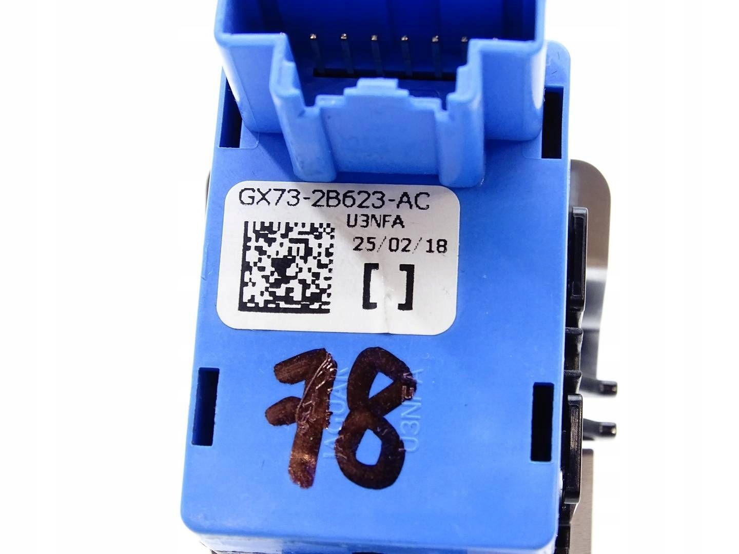 button switch electric brake JAGUAR XF II X260 GX73-2B623-AC