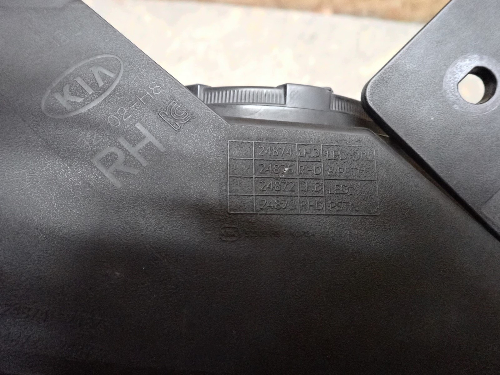 light right REFLEKTOR right KIA RIO 4 IV YB lens 2017- 92102-H8 184