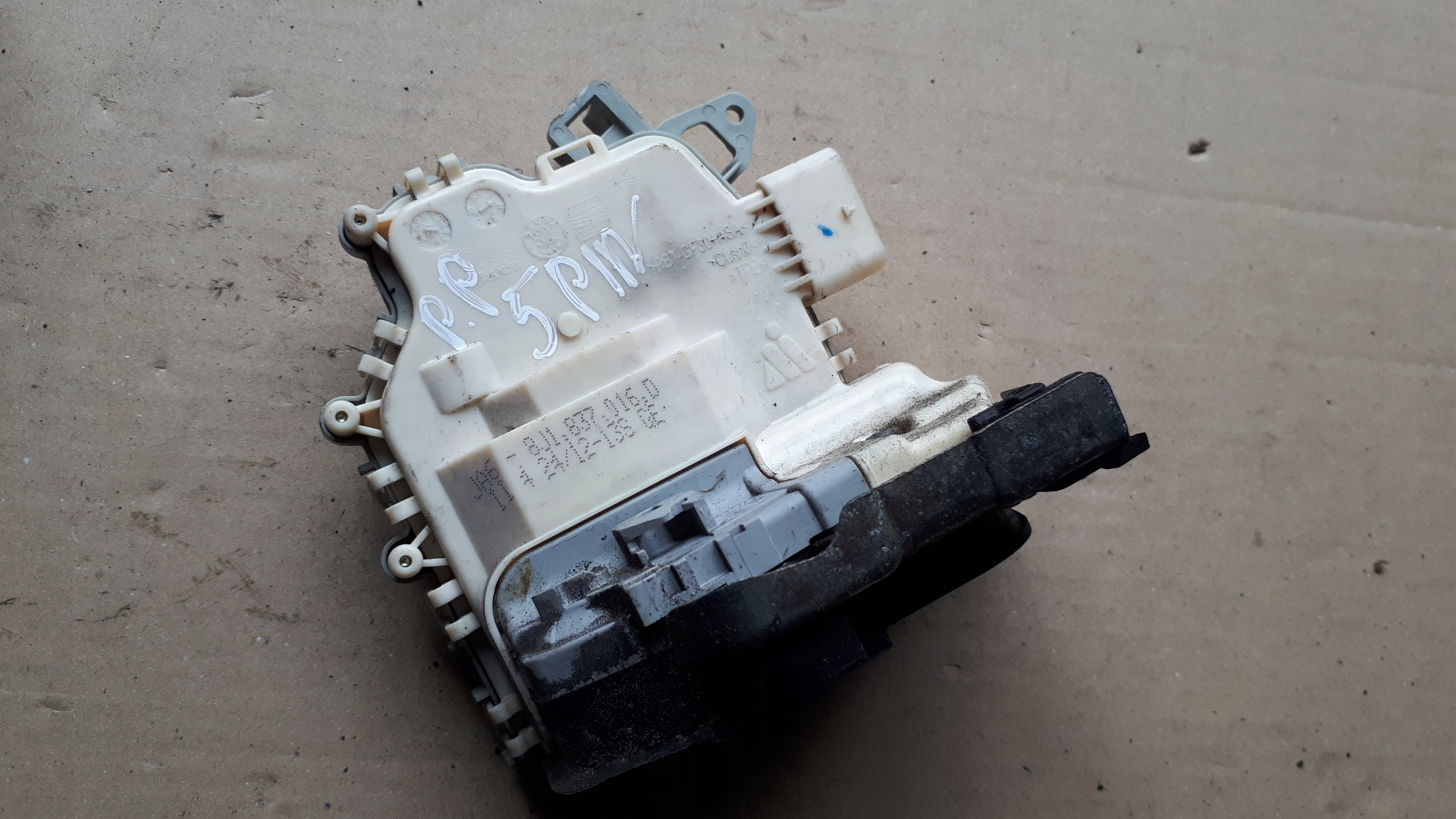 S4 B8 LIFT A4 lock door right front EU 5 PIN A5