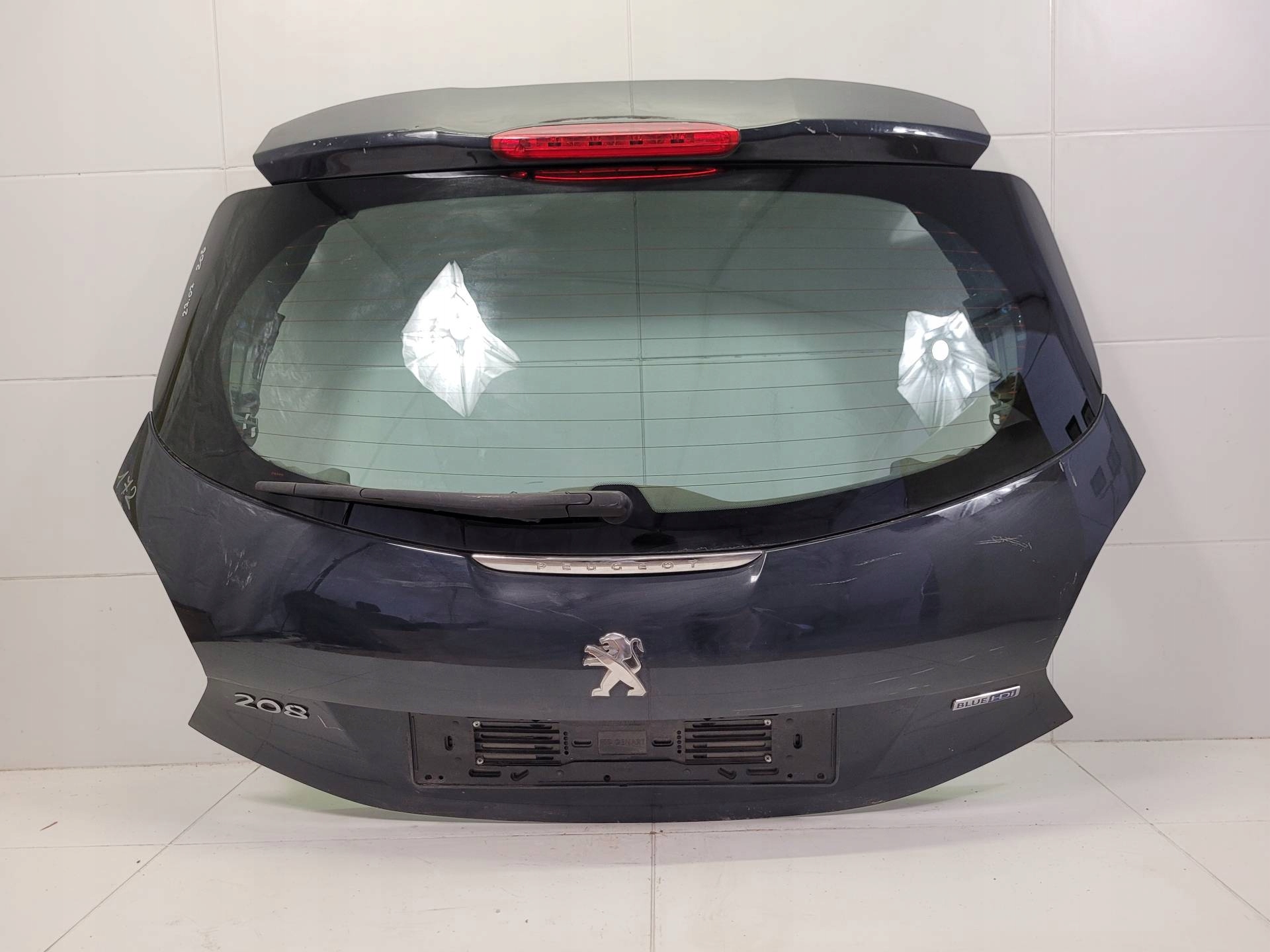 rear trunk door boot Peugeot 208 2015